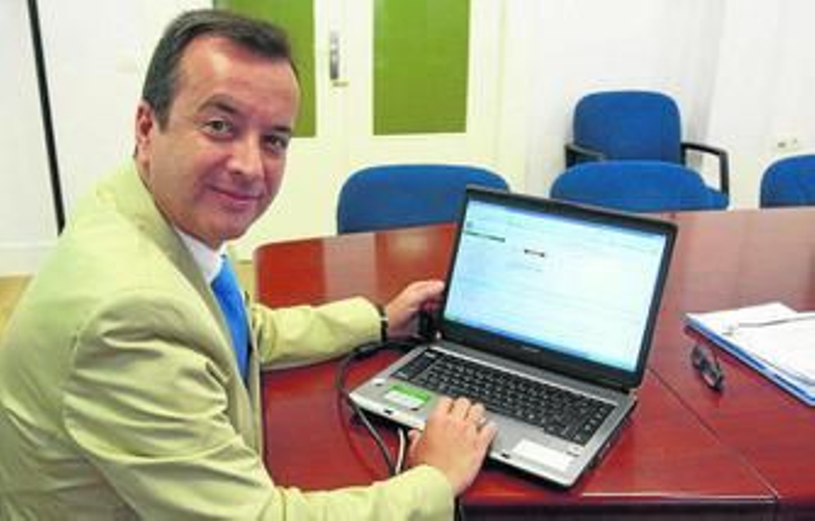 El delegado de Salud, Higinio Almagro, durante la presentación ayer de la nueva herramienta.