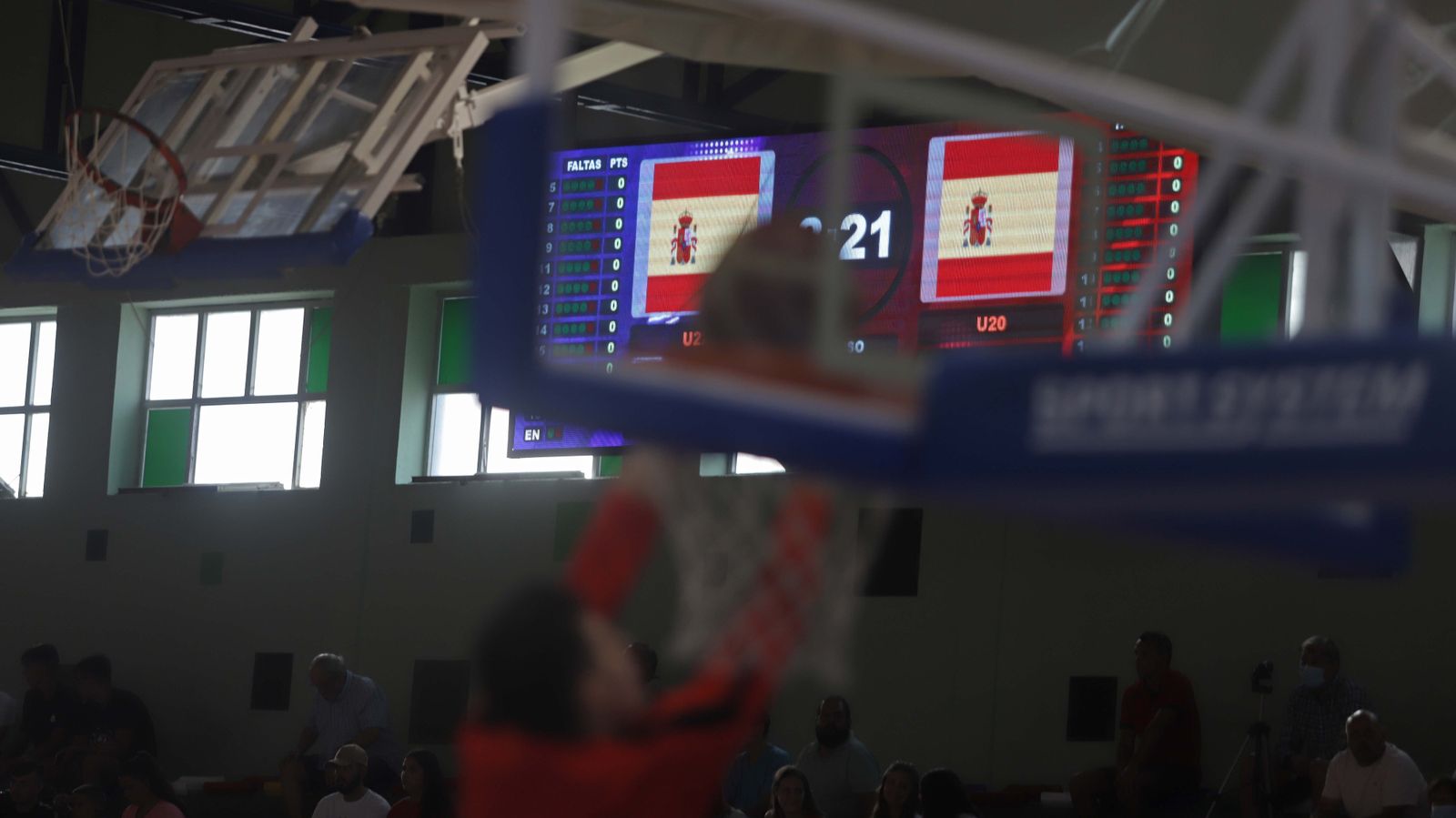 Fotos del segundo partido de baloncesto entre España sub-20 y España sub-22 en La Línea
