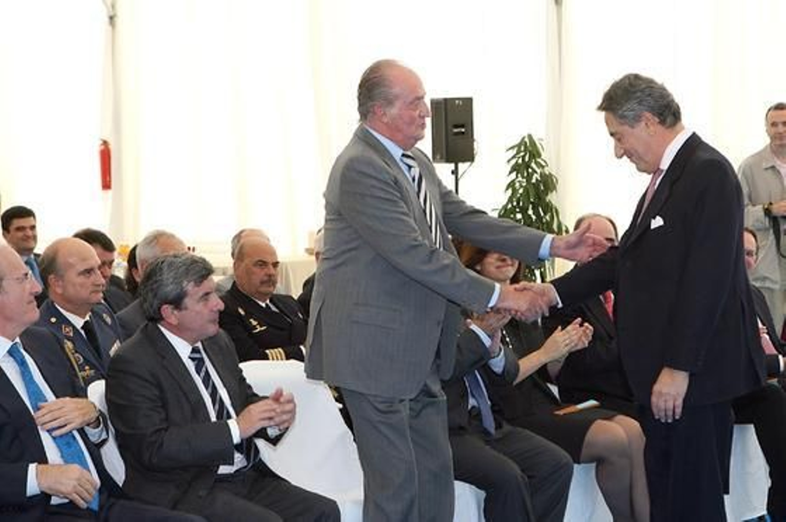 EL Rey conmemora el 40 aniversario de la metalúrgica Atlantic Copper. / Espínola