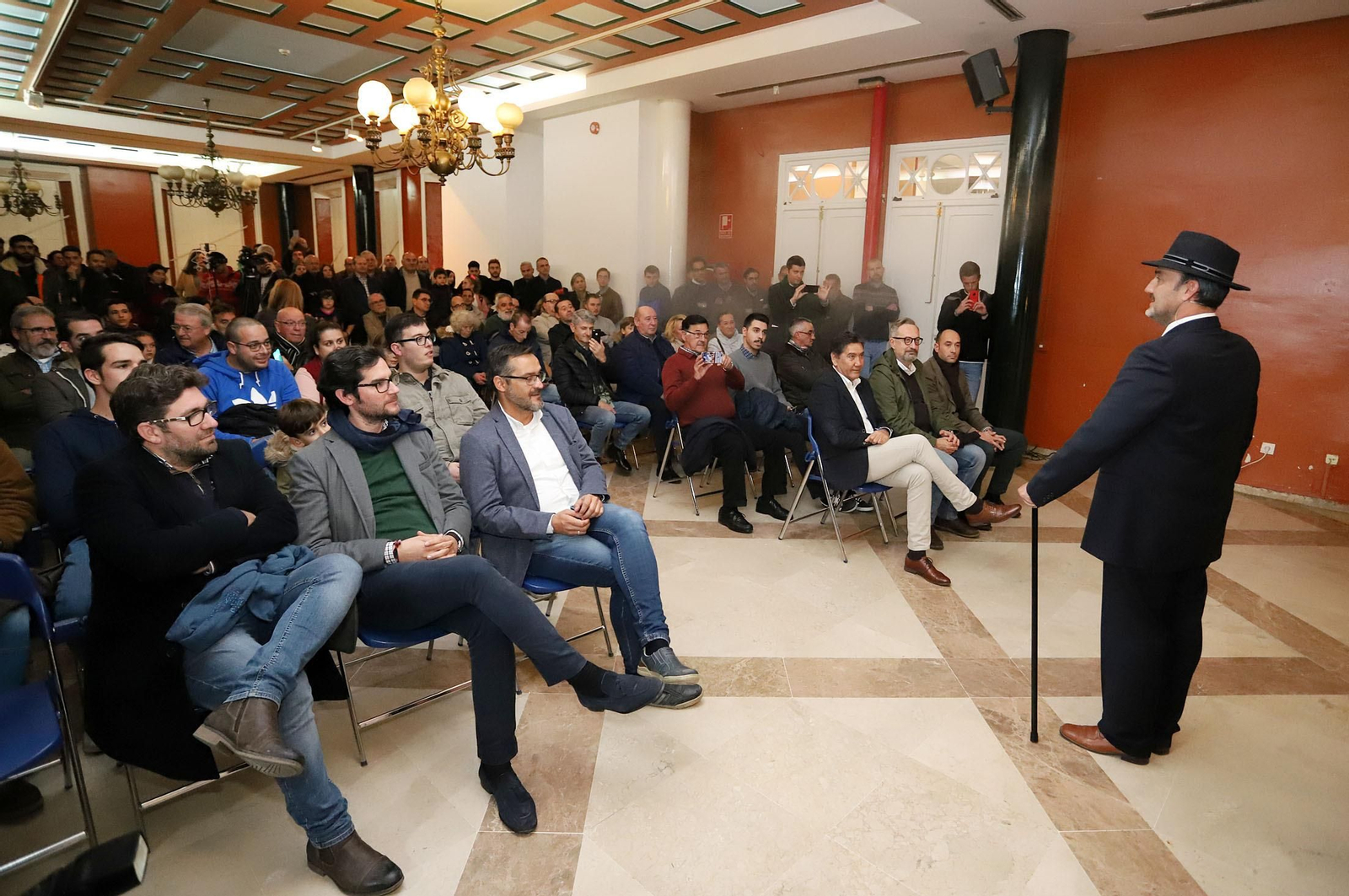 Imágenes de la camiseta del 130 aniversario del Recreativo de Huelva