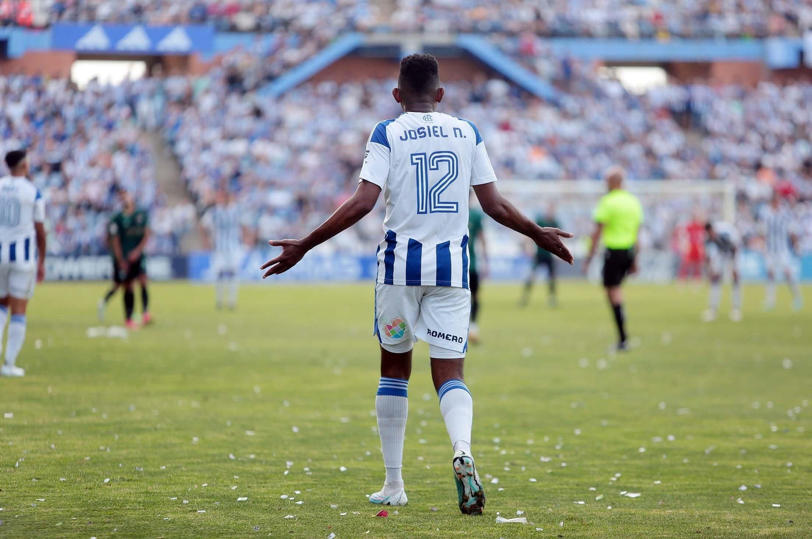 Las imágenes del ascenso del Recre a Primera RFEF