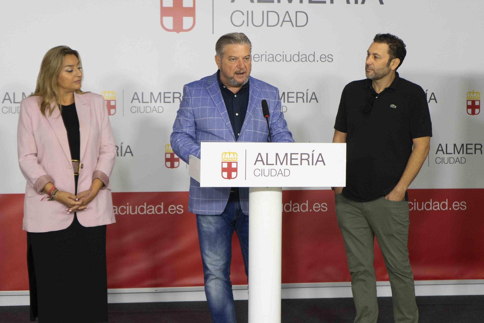 María del Mar López, Diego Cruz y Pepo Verdejo presentando el Festival.