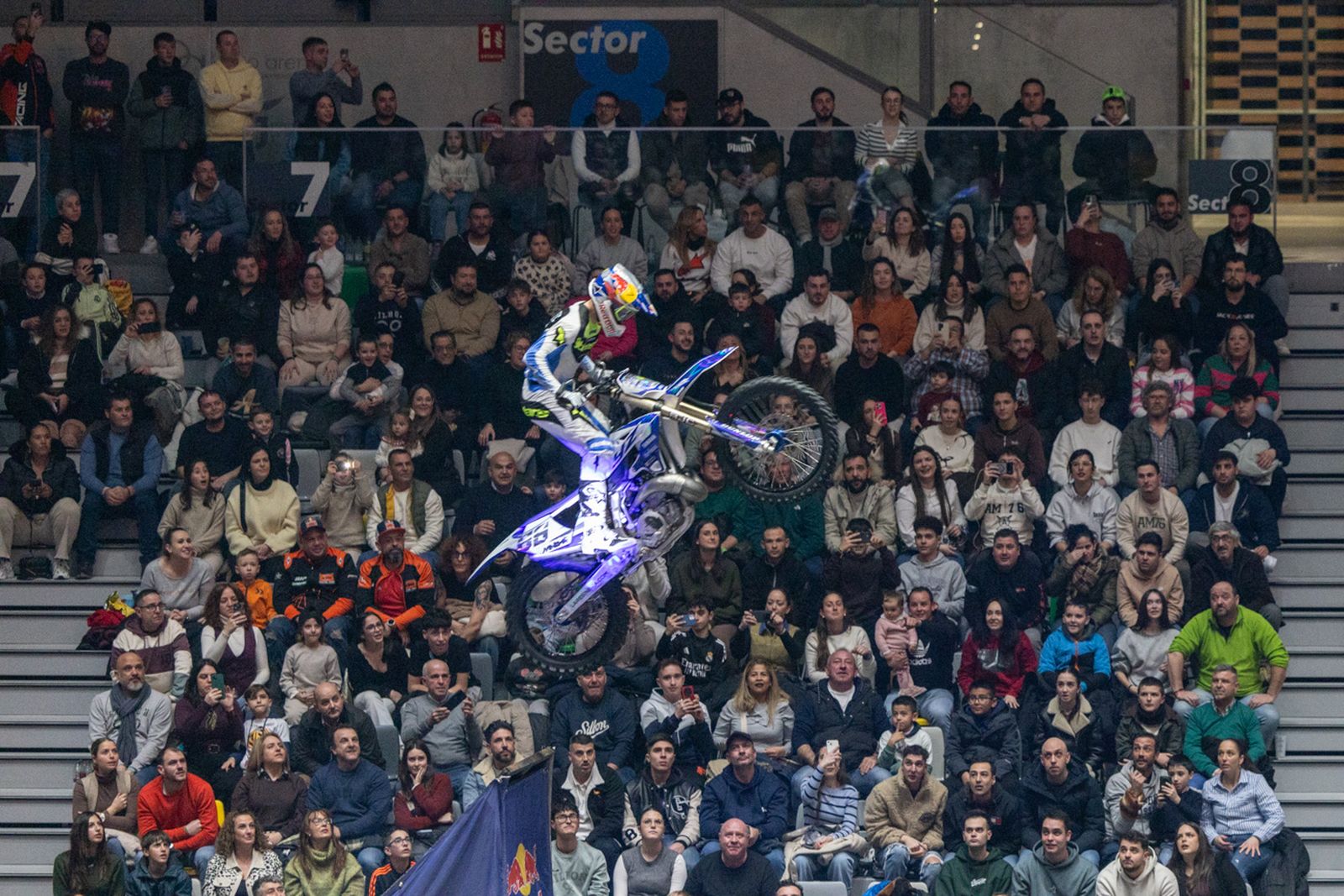 En imágenes: el Olivo Arena vibra con piruetas y motor en estado puro en el Soloflow Freestyle (1)