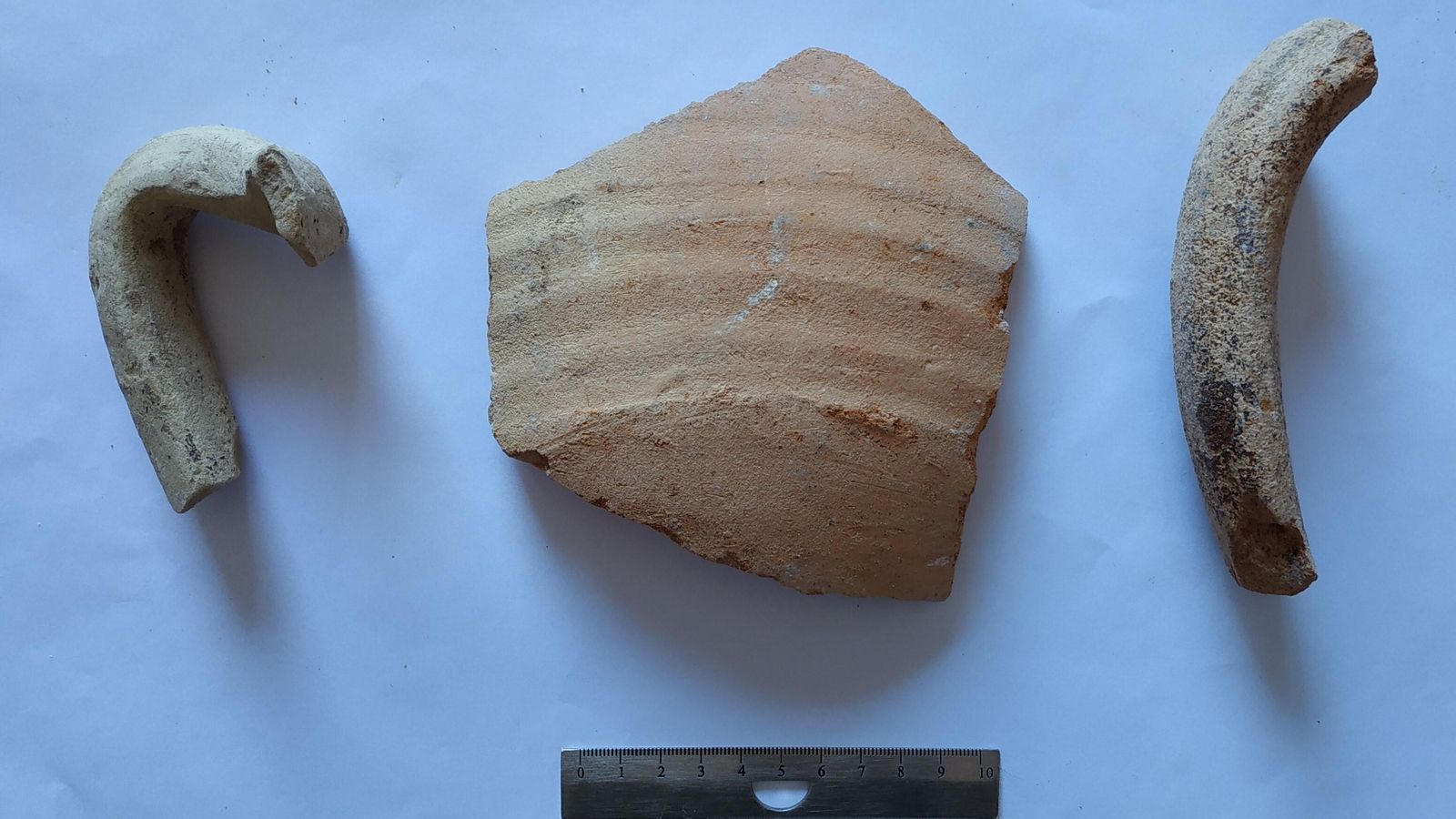 Restos de un cántaro.