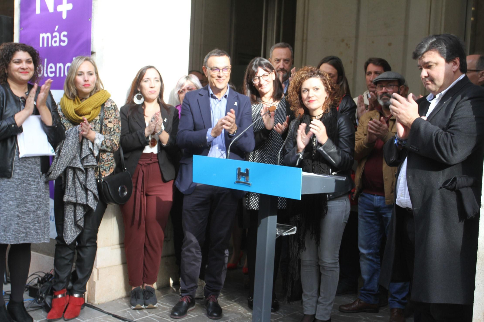 Lectura de manifiesto de violencia contra la mujer