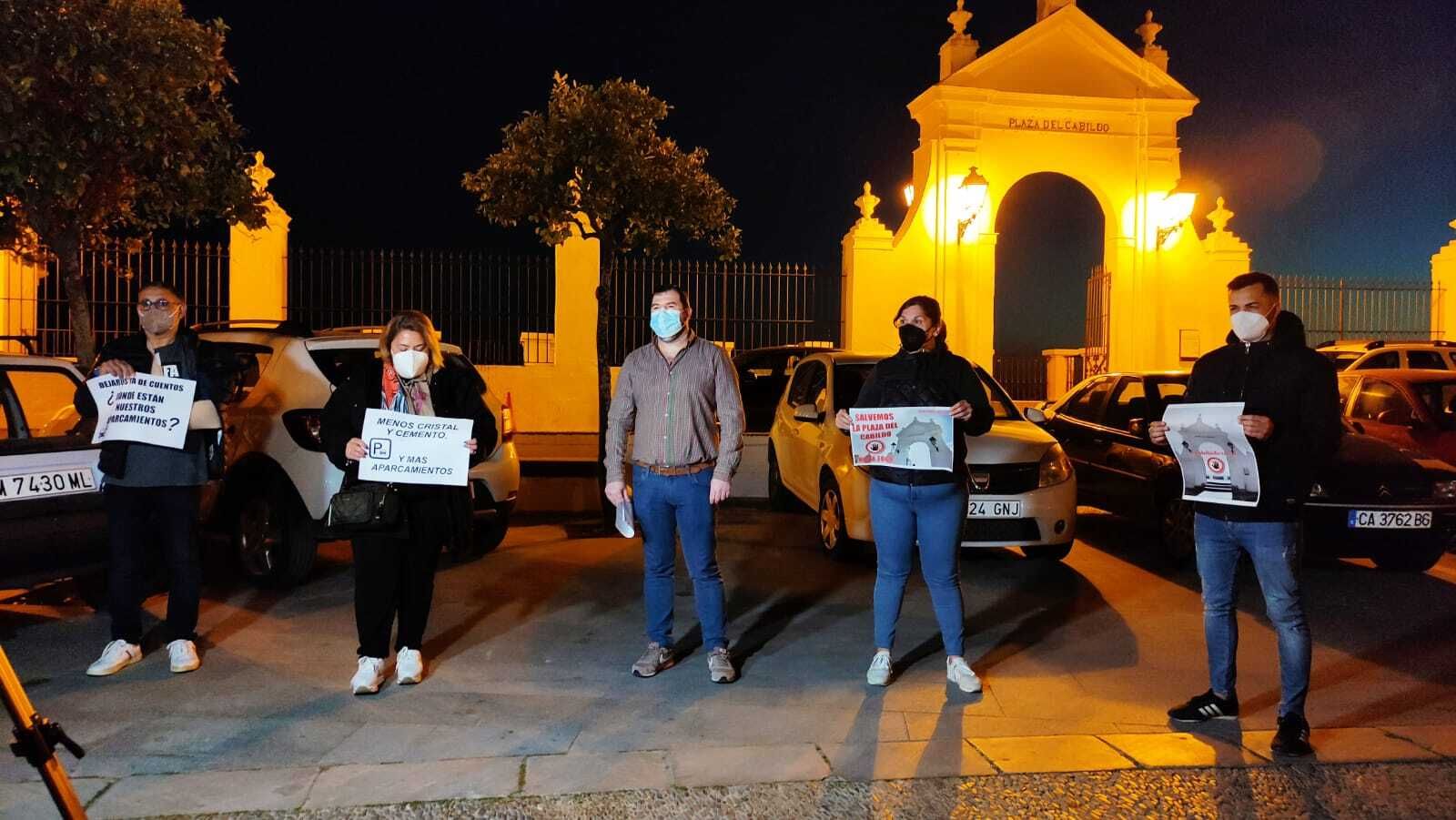 Vecinos del casco antiguo dicen no al derribo de la fachada del paseíllo del balcón de la Peña