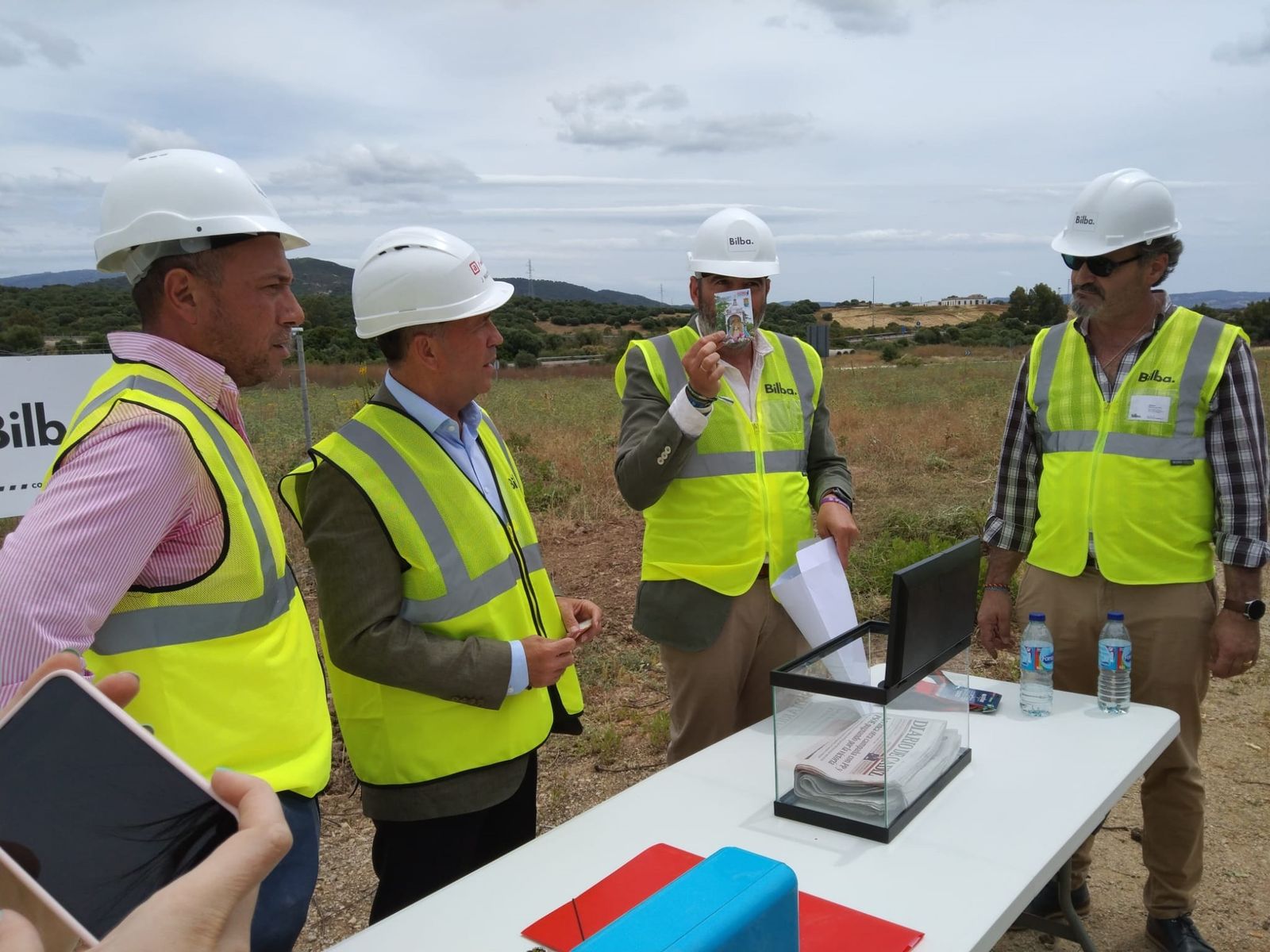 La imagen de la Virgen de los Santos también acompañó el acto de colocación de la primera piedra.