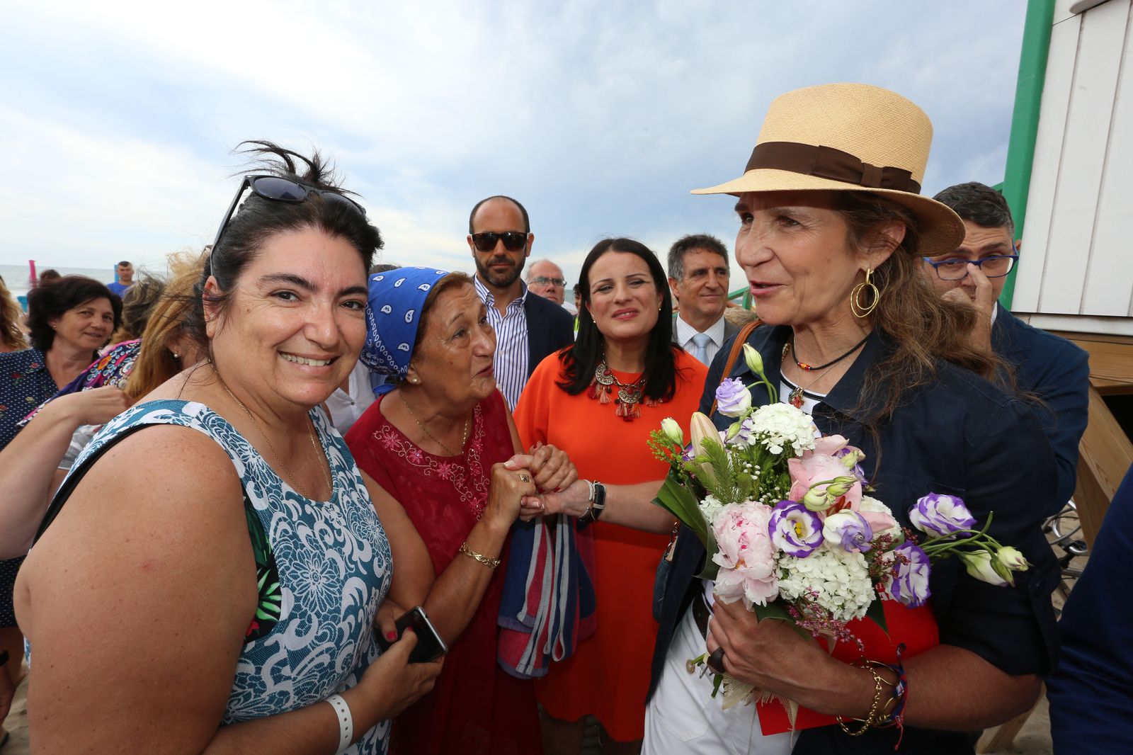 La Infanta Doña Elena asiste a varios talleres de prevención de la fundación Mapfre, en imágenes