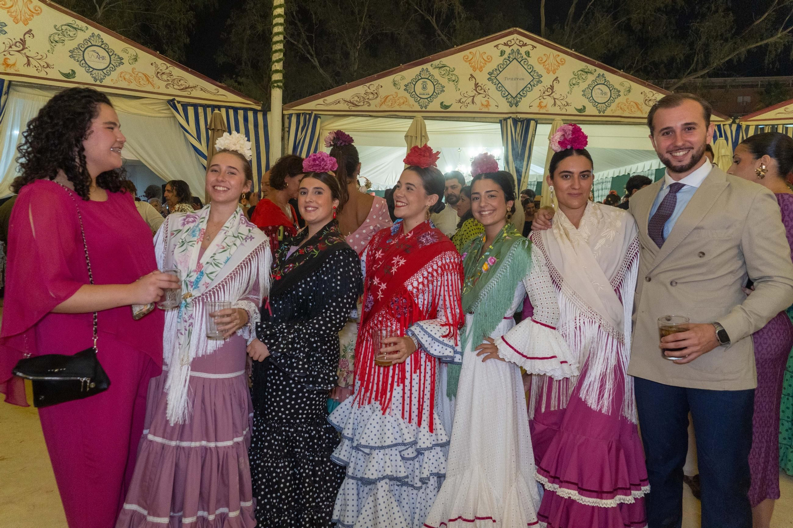 Imágenes del ambiente del ambiente de la noche del sábado en la Feria de Otoño y del Caballo 2025 de Huelva