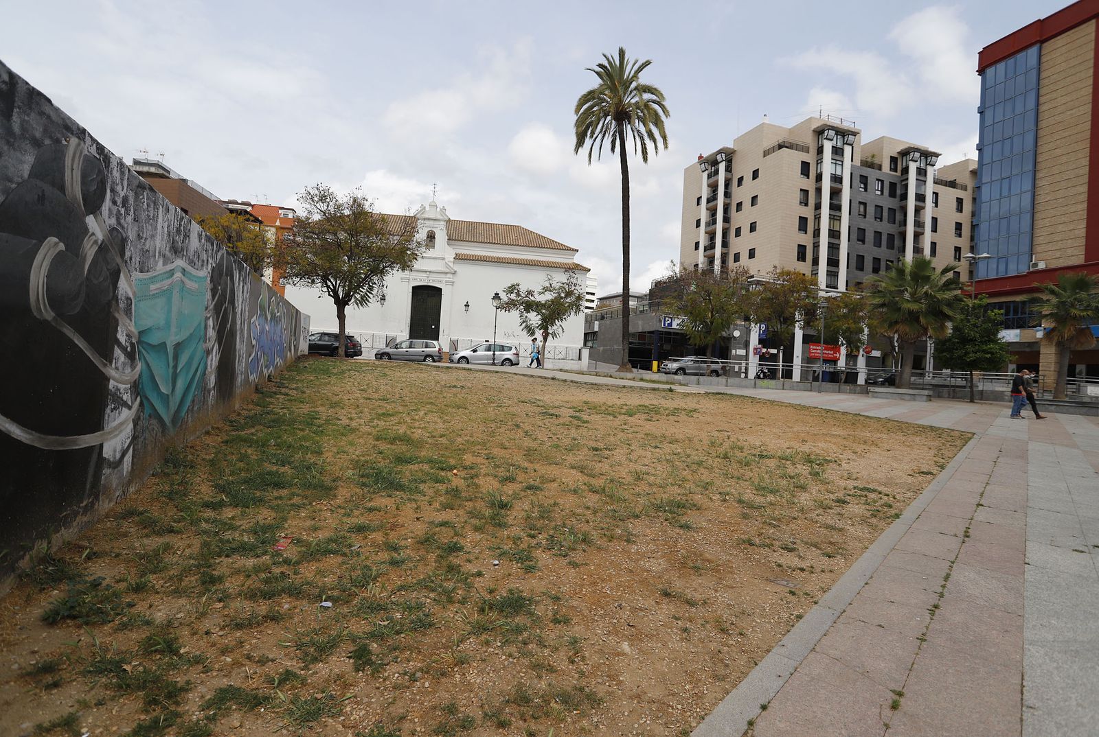 Terrizo en la Plaza de la Soledad de Huelva.