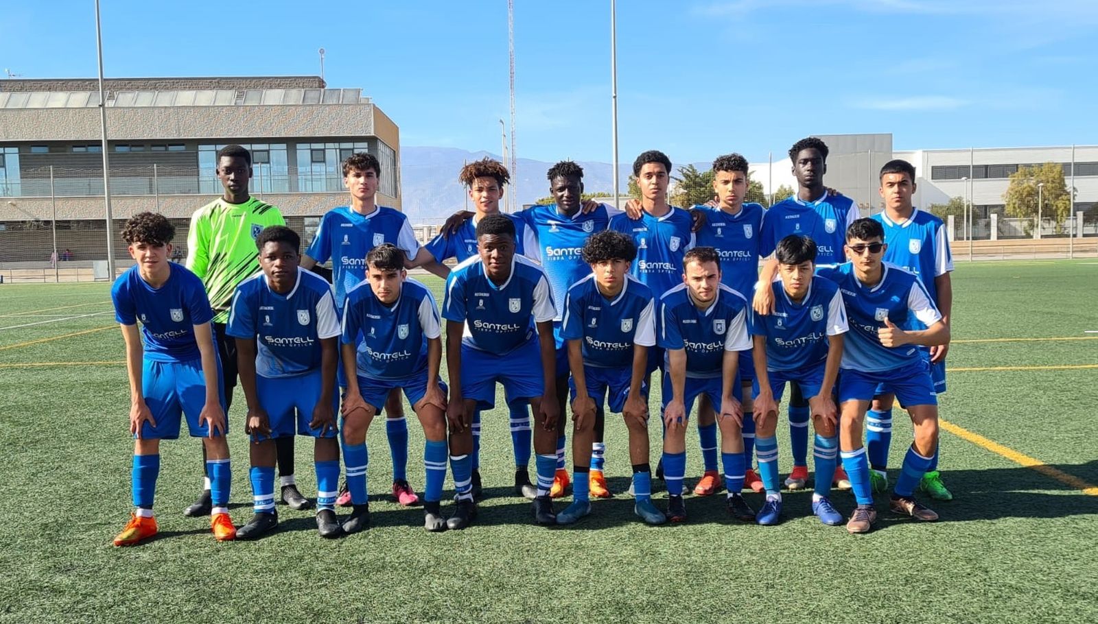 El conjunto juvenil forma antes de un partido