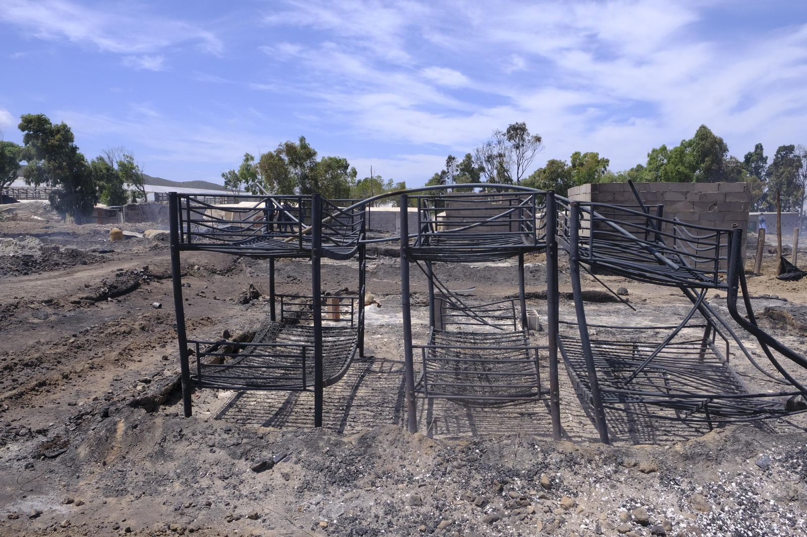 Fotogalería incendio asentamiento de chabolas en Atochares-Níjar (Almería)