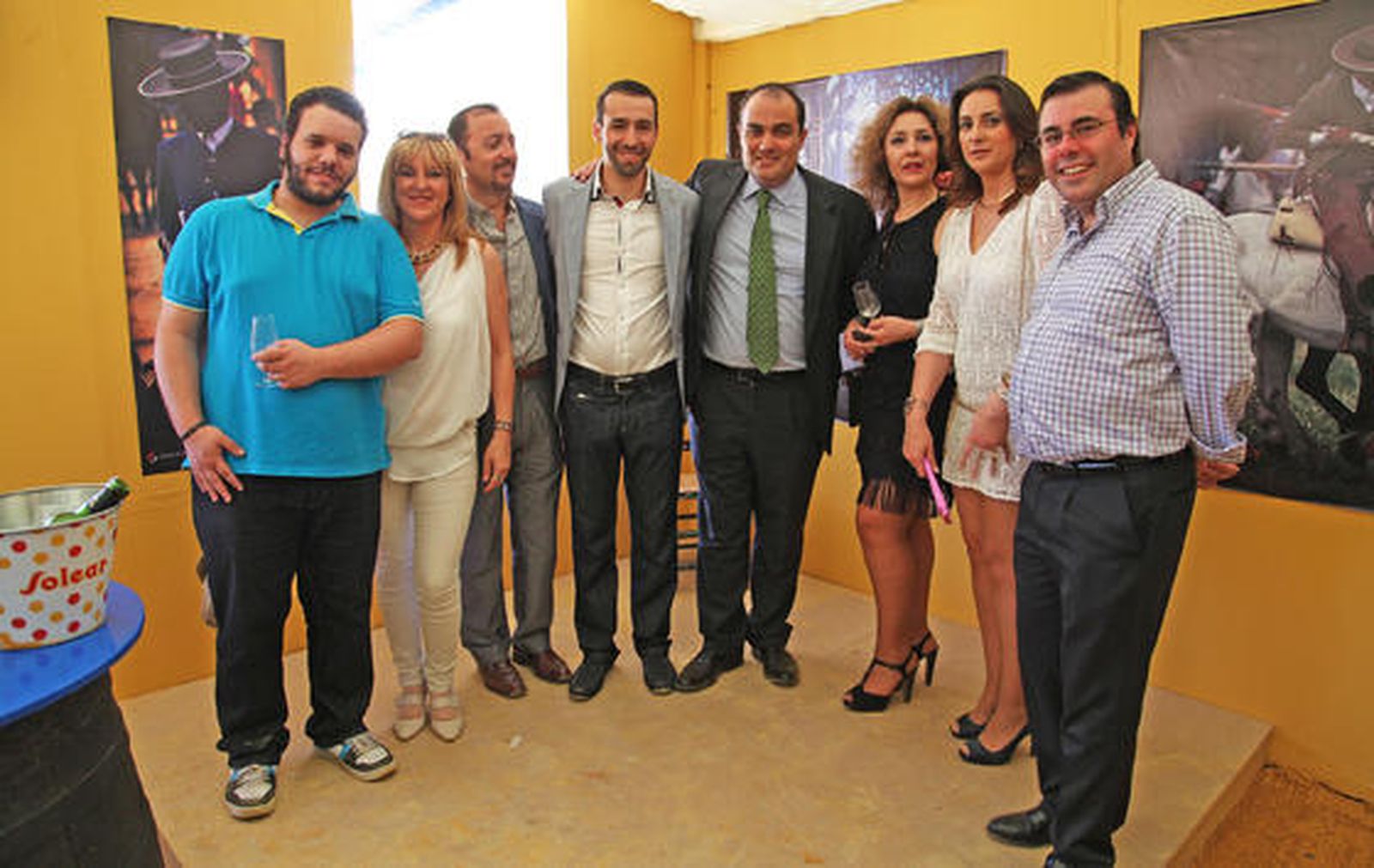 El director de Diario de Jerez, David Fernández, junto al secretario provincial de PA, Héctor Lagier; el secretario local, Santiago Casal; Antonio Jesús García, secretario provincial de organización del partido y otros compañeros de formación.

Foto: Vanesa Lobo