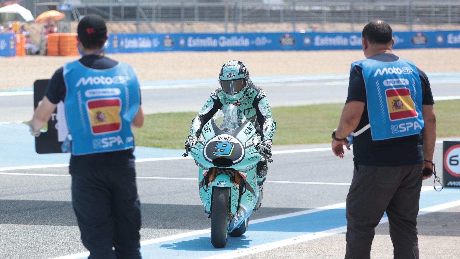 Imágenes de boxes en los entrenamientos del Viernes de Moto2 en Jerez
