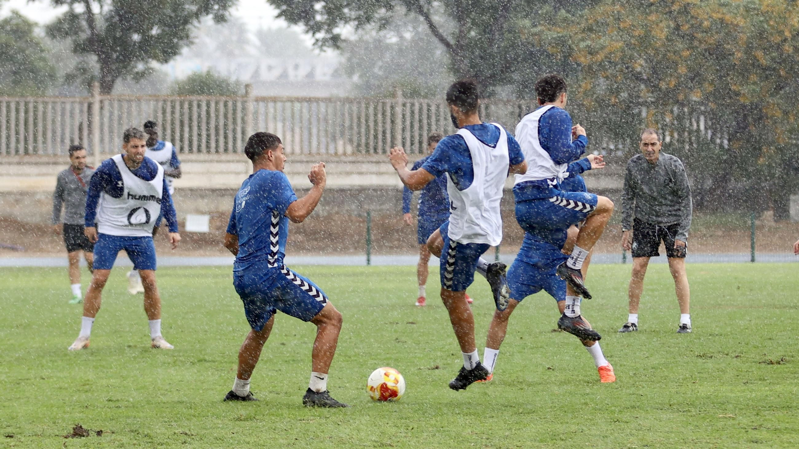 Primer entrenamiento del nuevo entrenador en el Xerez DFC