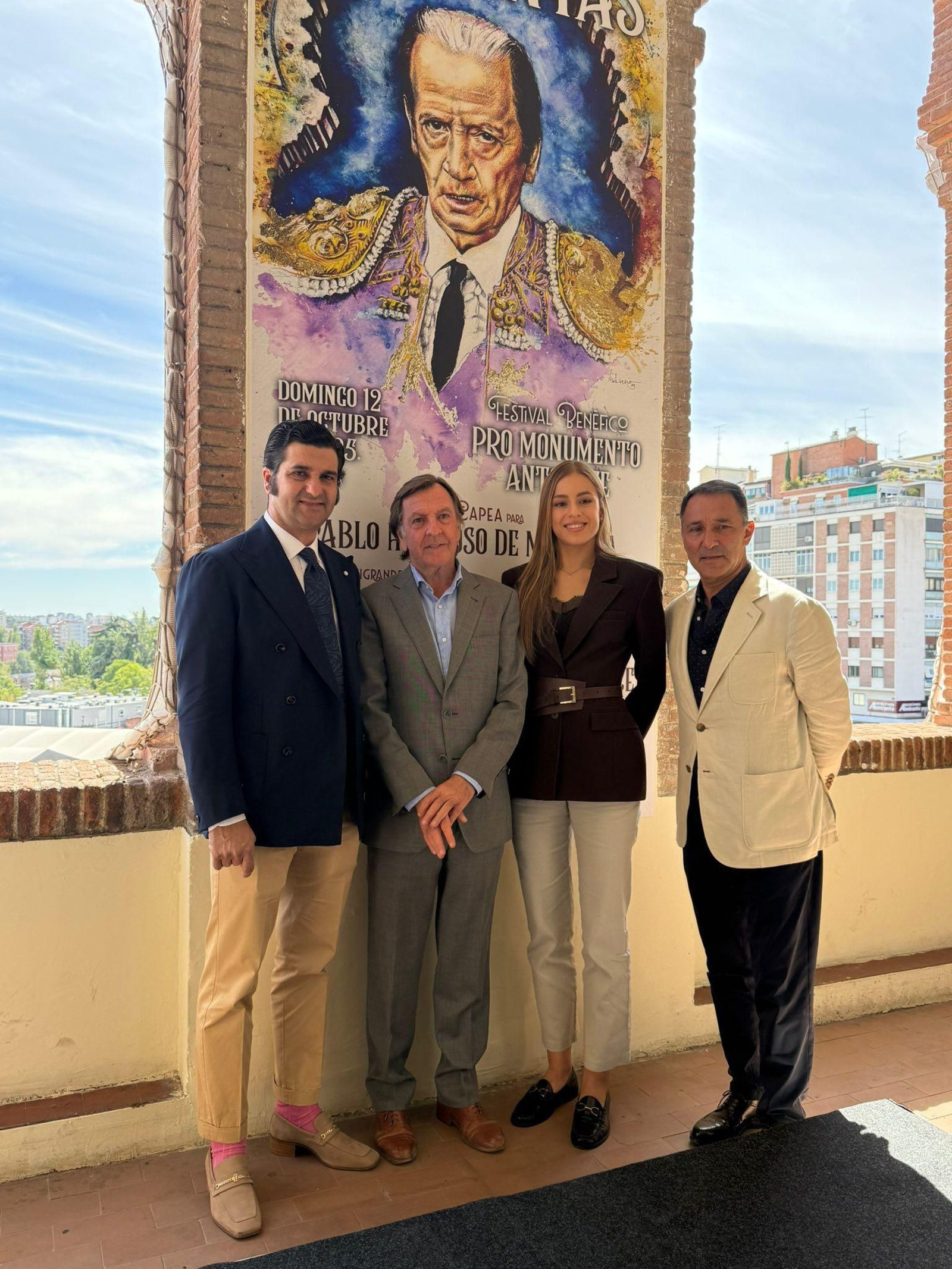 Morante ha estado acompañado de Curro Vázquez, César Rincón y la novillera Olga Casado, anunciados el próximo día 12 de octubre.