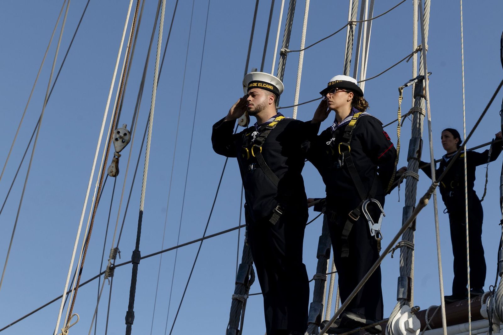 Las imágenes de la despedida del Juan Sebastián de Elcano
