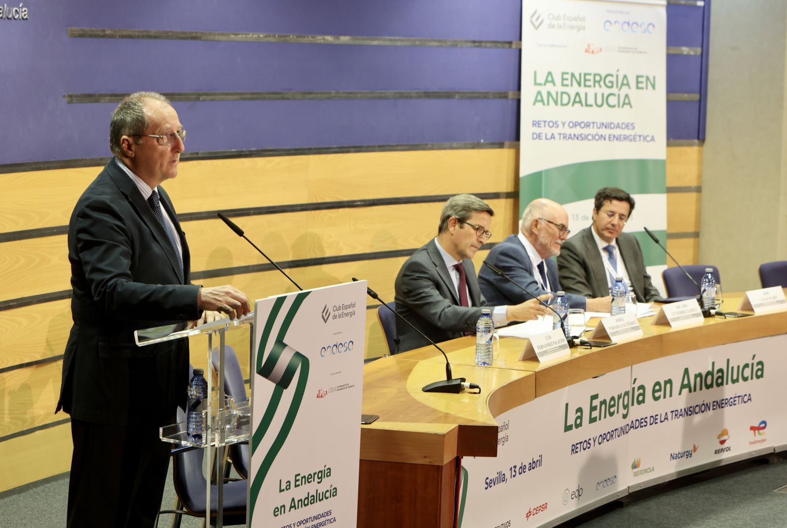Inauguración de la jornada sobre energía celebrada en la CEA y organizada por el Club de la Energía