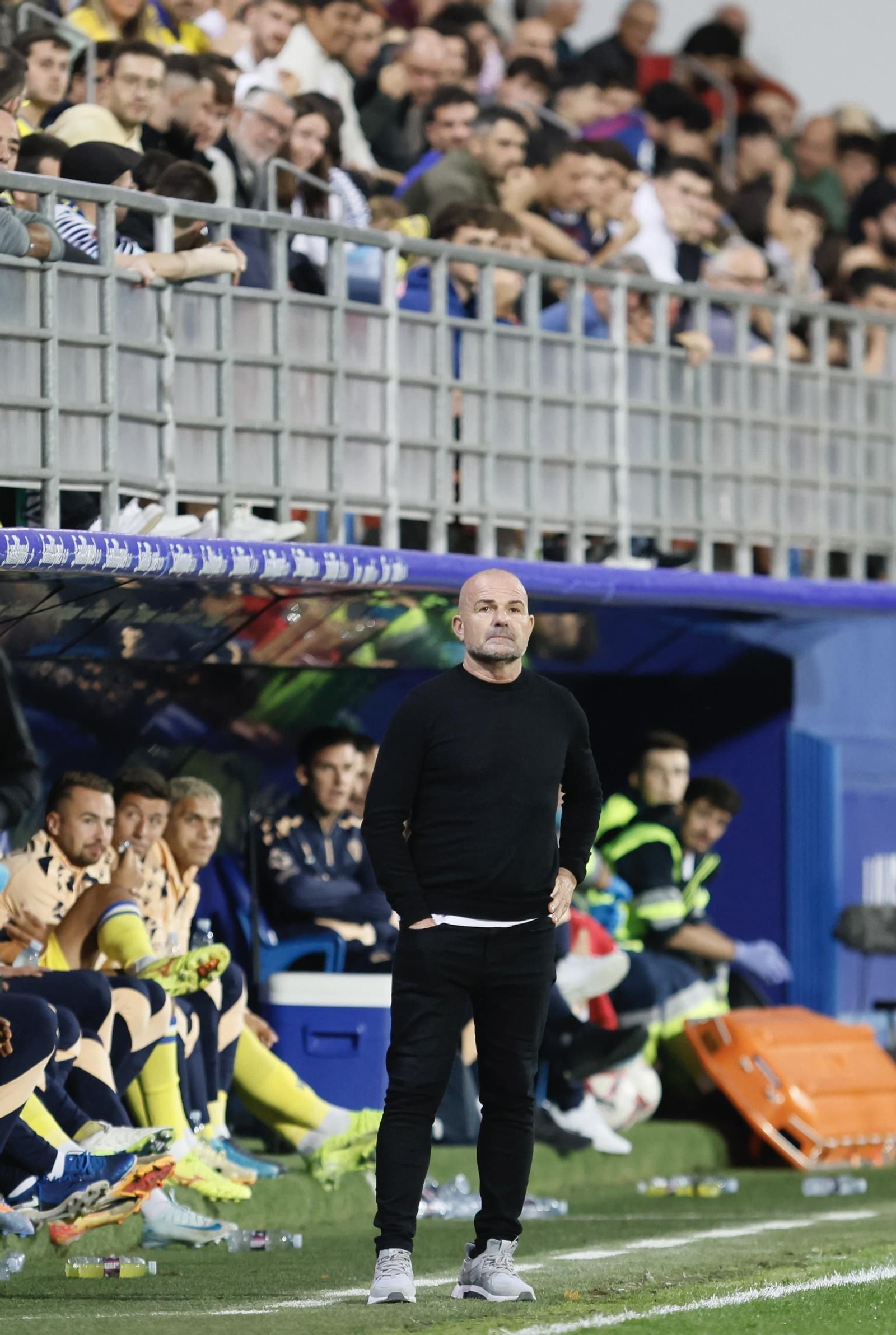 Las imágenes del partido de fútbol Éibar - Cádiz