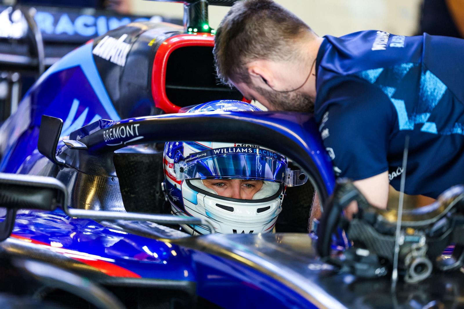 Las escuderías de  Fórmula uno se prueban tras el fin de temporada