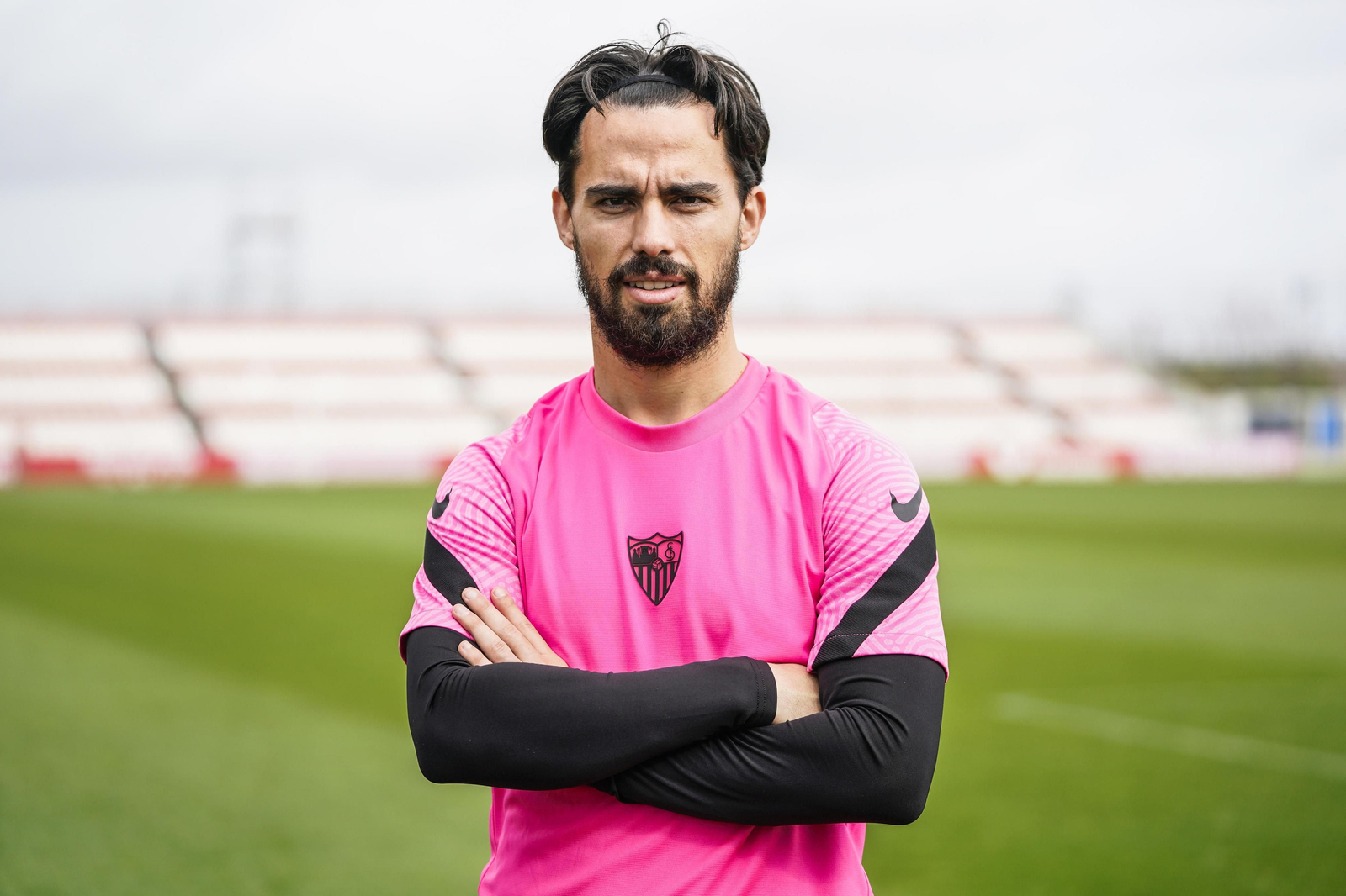 Suso posa en la ciudad deportiva.