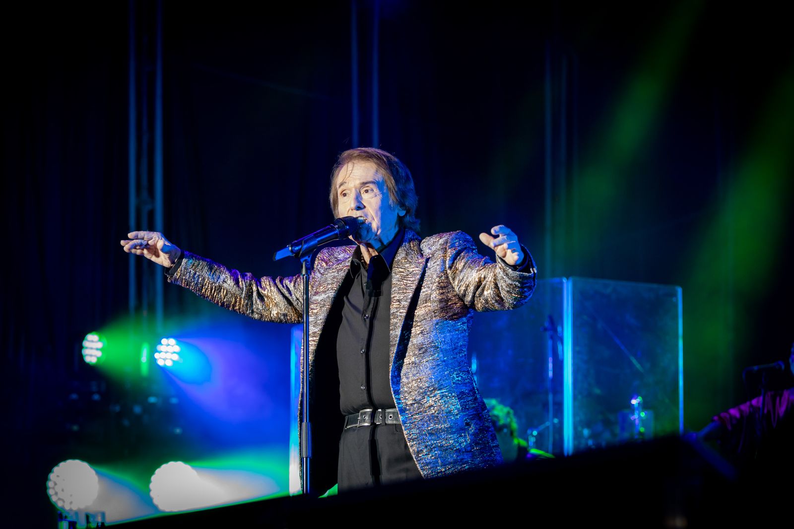 Imágenes de la actuación de Raphael en el Concert Music