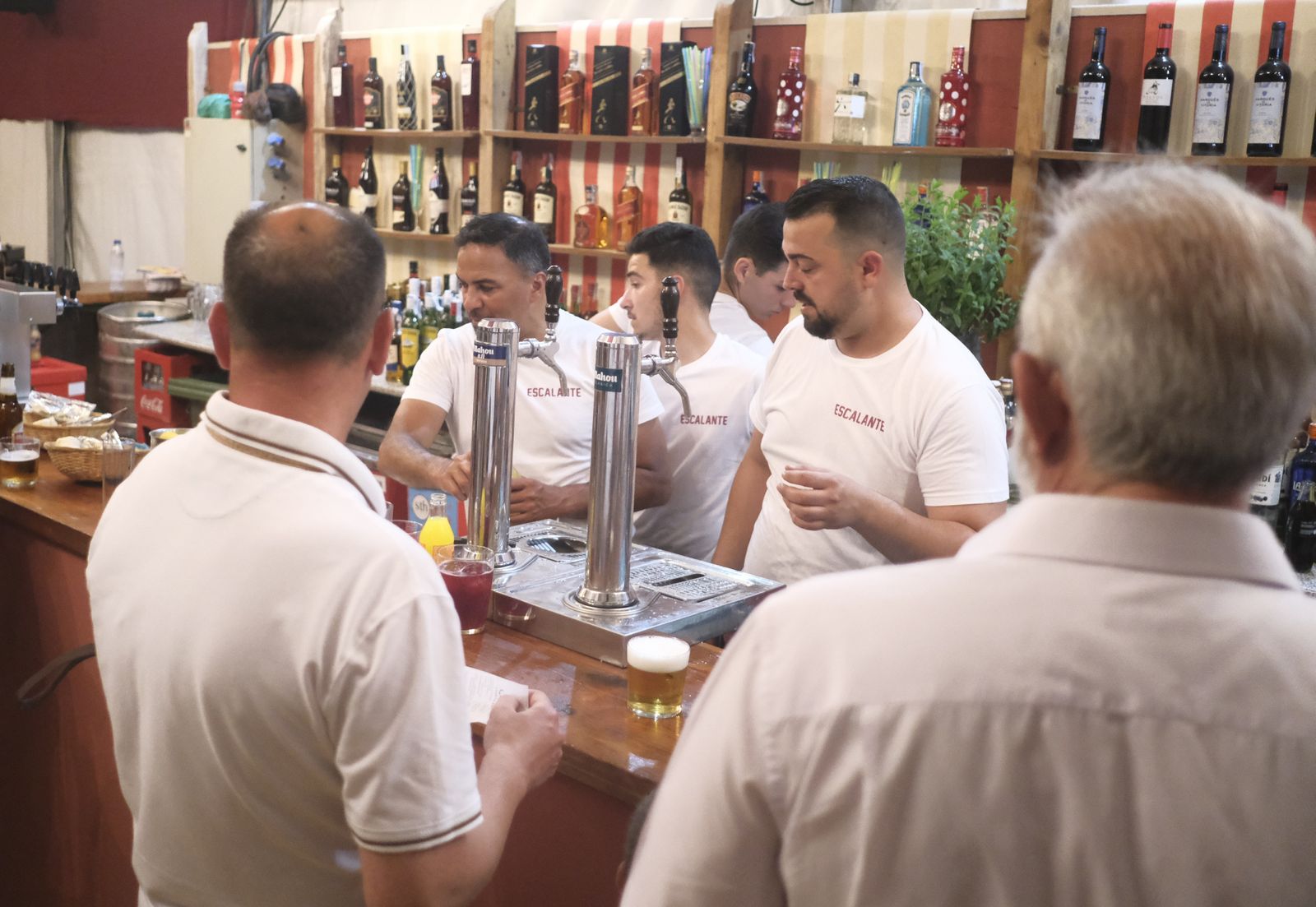 Ambiente en el primer día de la Feria de Córdoba 2022, en imágenes