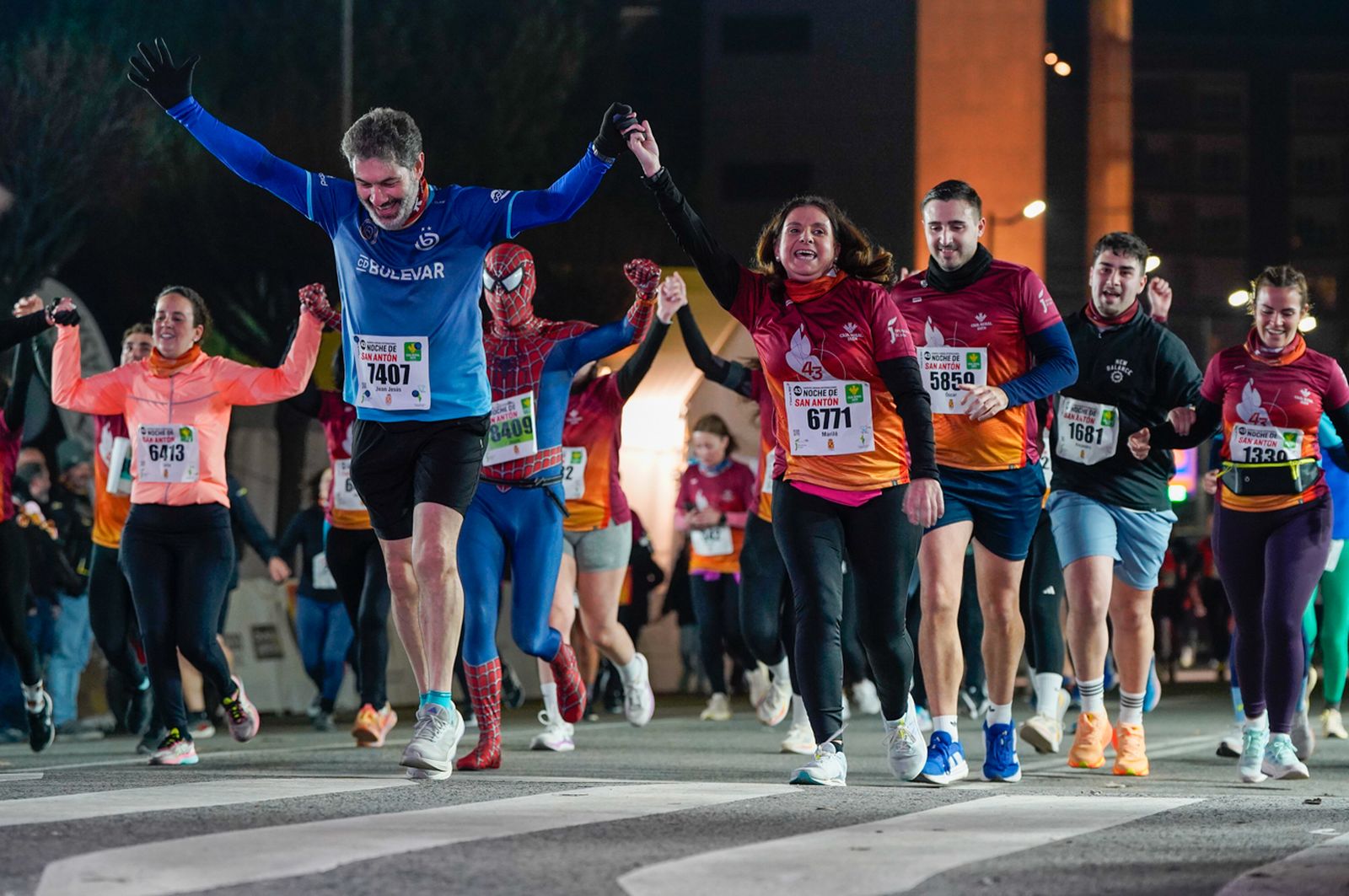 En imágenes: búscate en tu llegada a meta de la Carrera de San Antón 2026 (3)