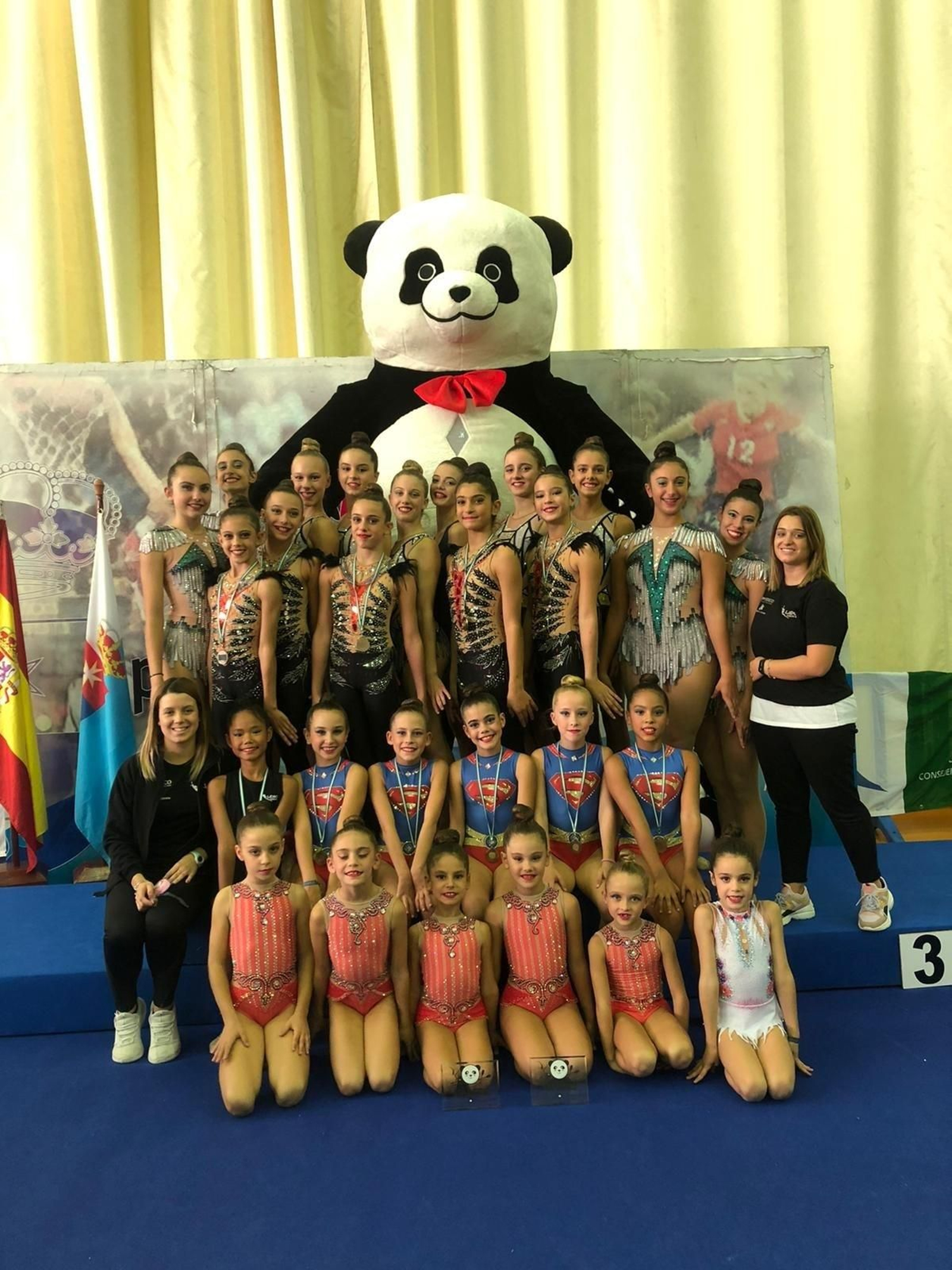 Gimnastas del Liceo en La Rinconada