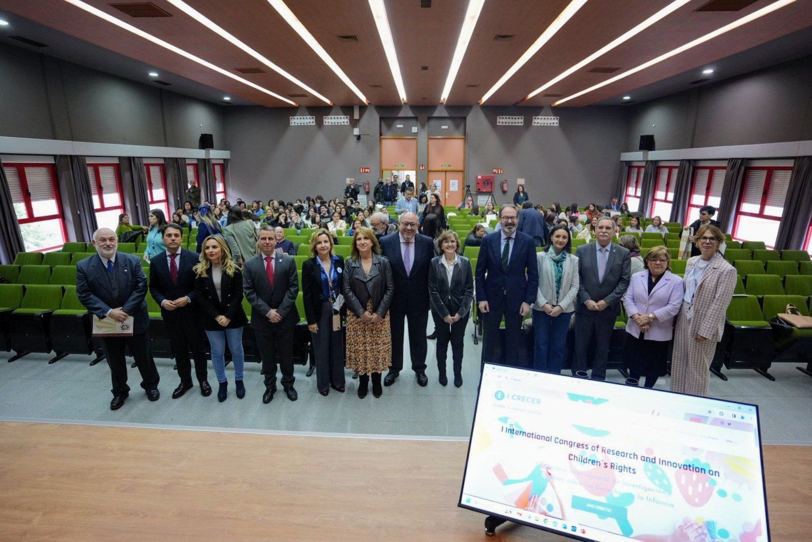 Autoridades en la inauguración del congreso Crecer.