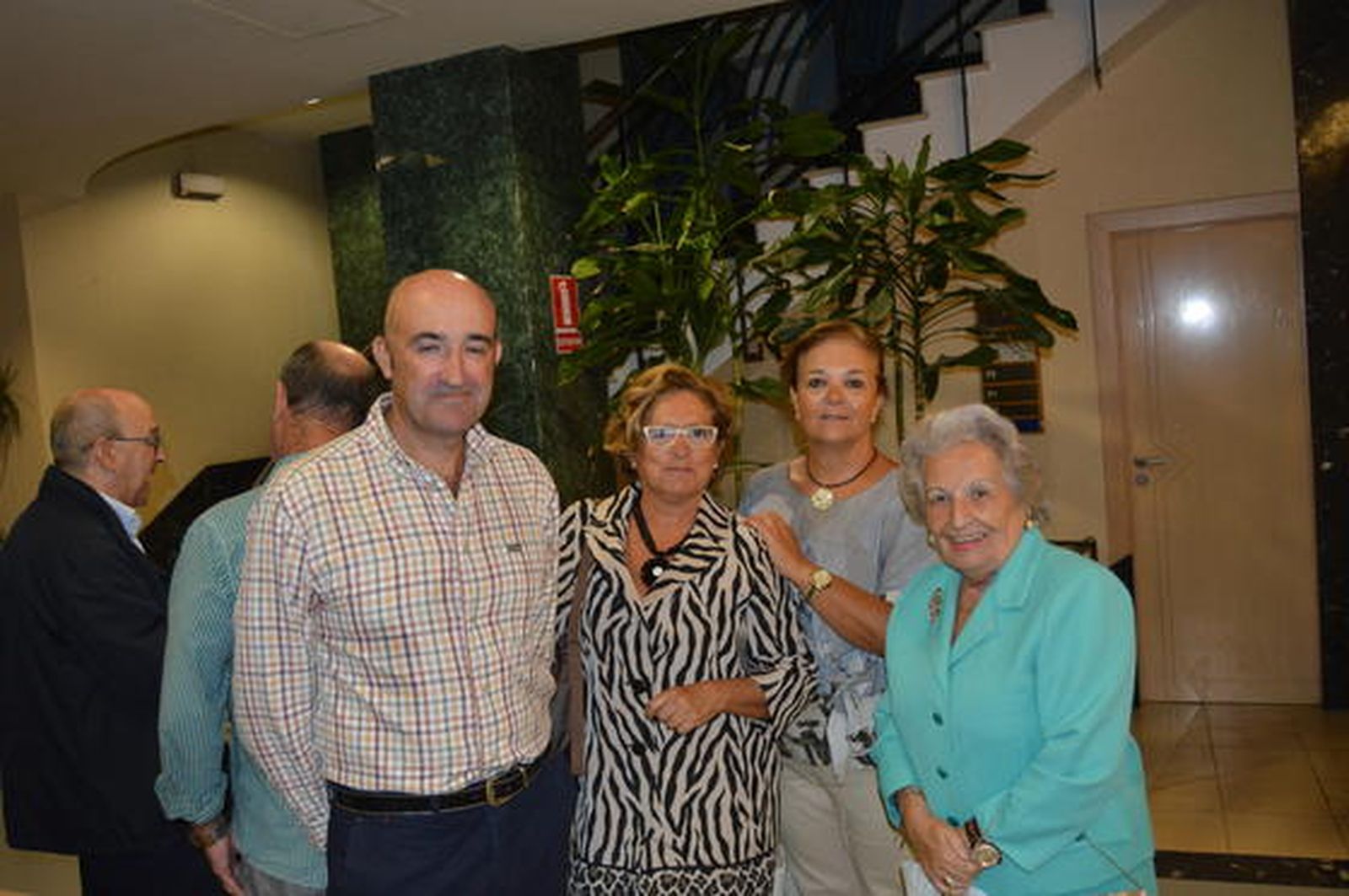 Fernando Yrayzoz, la historiadora Lourdes Roldán, Muqui Olidén y María Luisa Gessa.

Foto: Ignacio Casas de Ciria