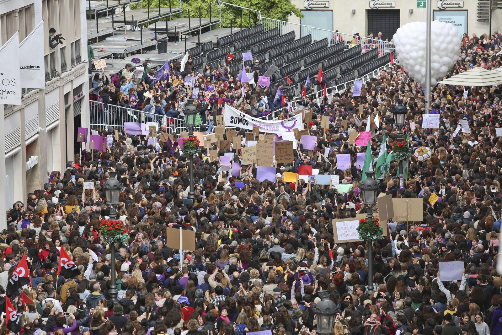 Concentración en la Plaza de la Constitución.