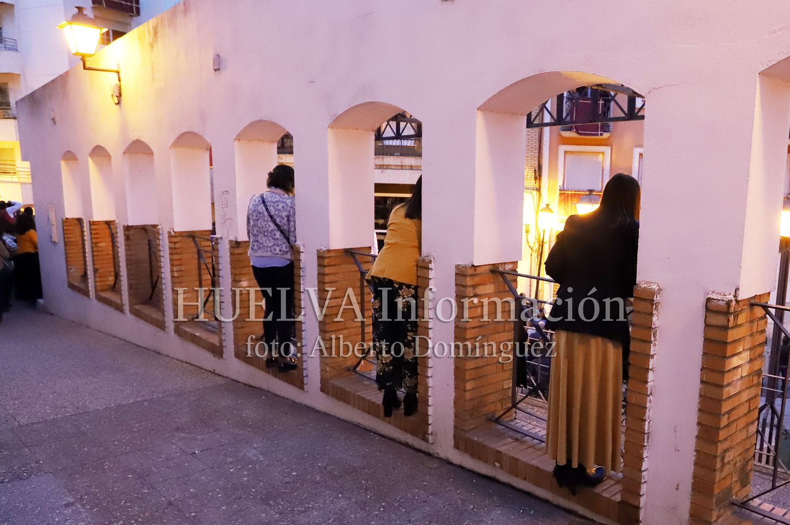 Imágenes de la procesión de Pasión en Huelva