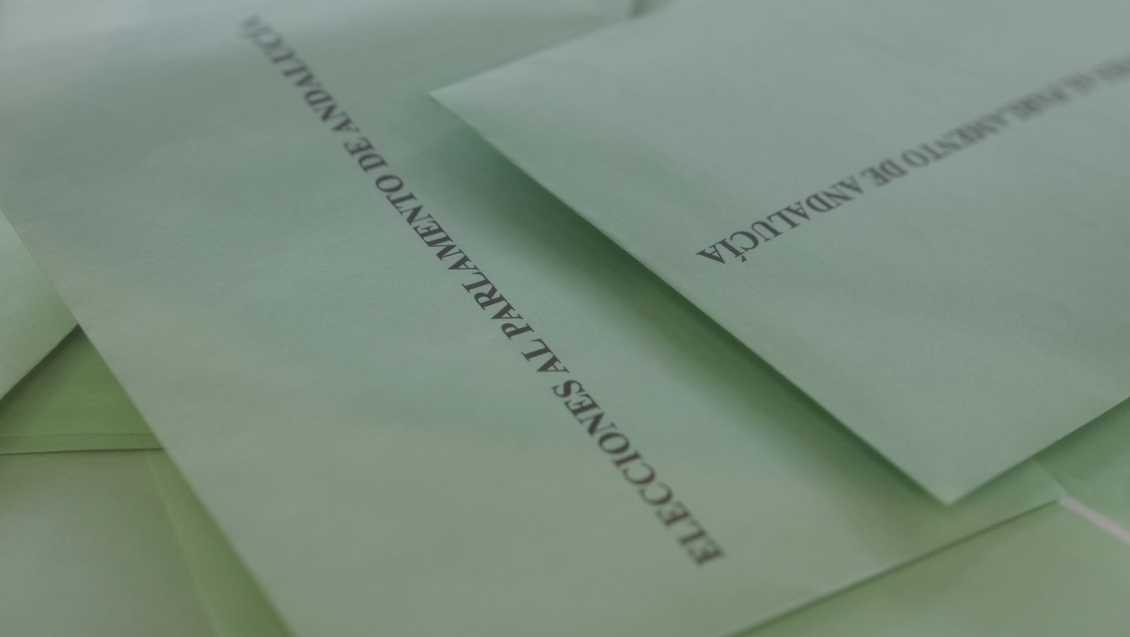 Imágenes de la votaciones en Almería al parlamento andaluz