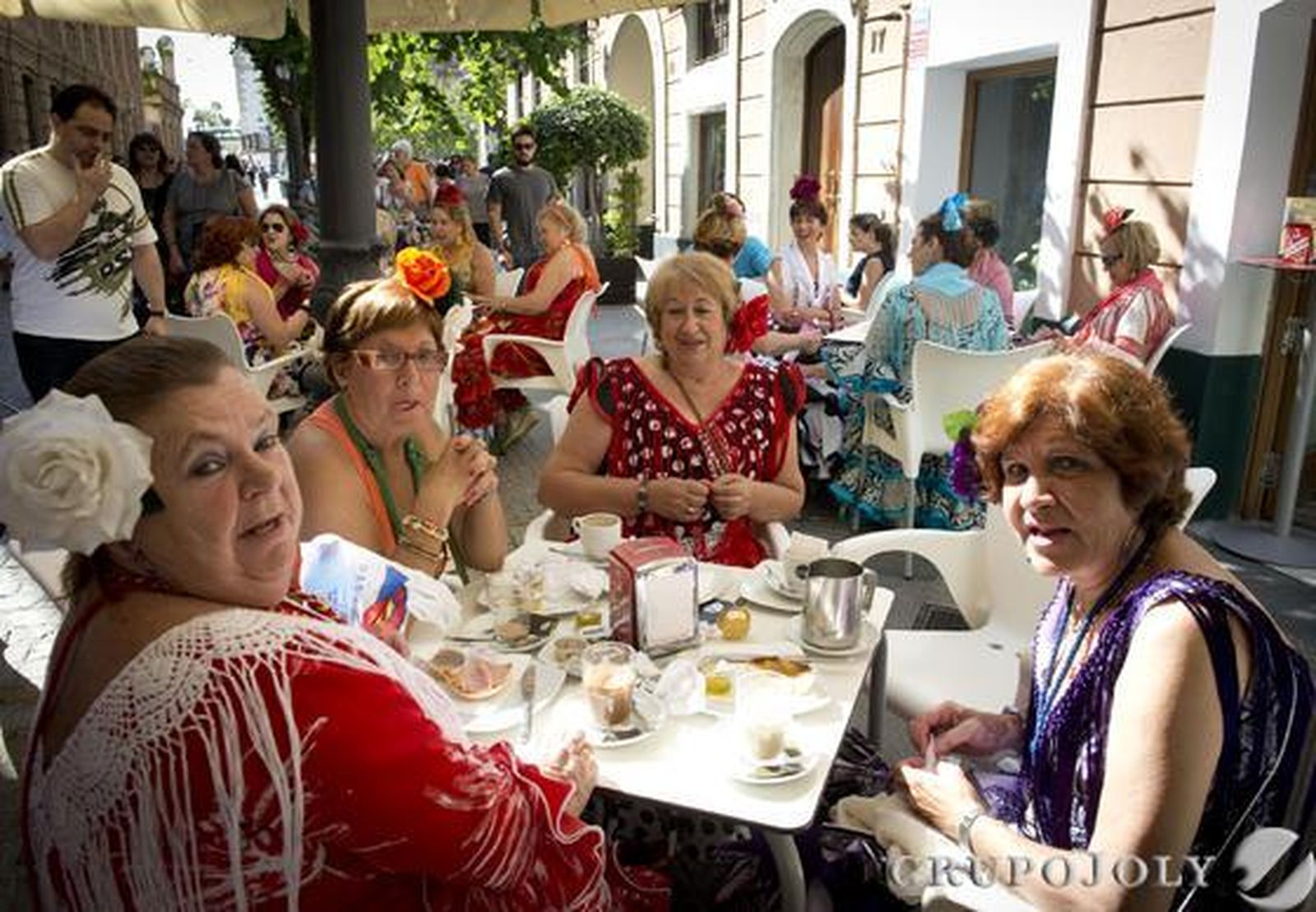 El Simpecado de la capital inicia su camino mientras las primeras hermandades gaditanas alcanzan Bajo de Guía. 

Foto: Joaquin Hernandez Kiki