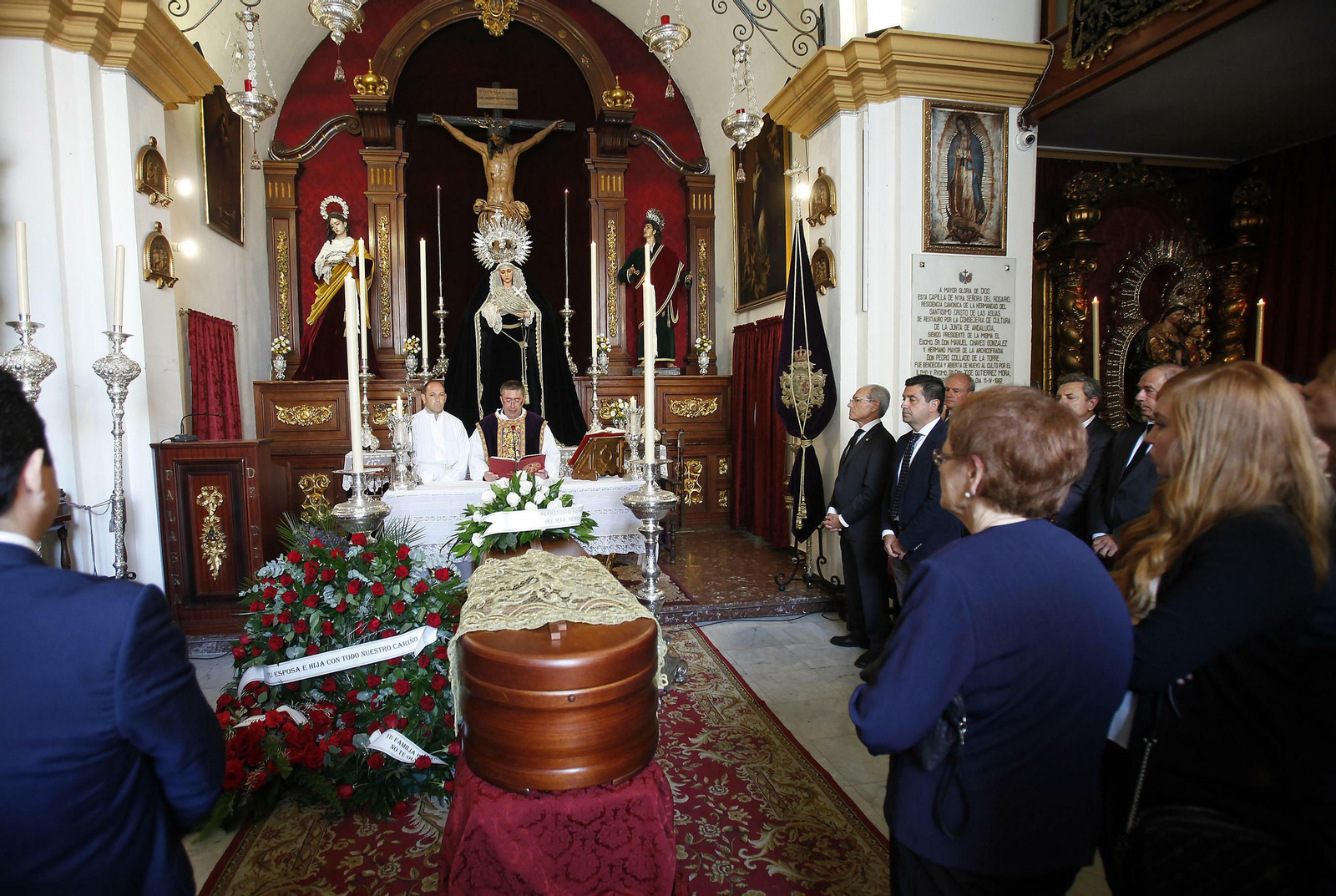 Funeral por el alma de Álvarez Duarte celebrado en la capilla de la Hermandad de las Aguas, en Sevilla.