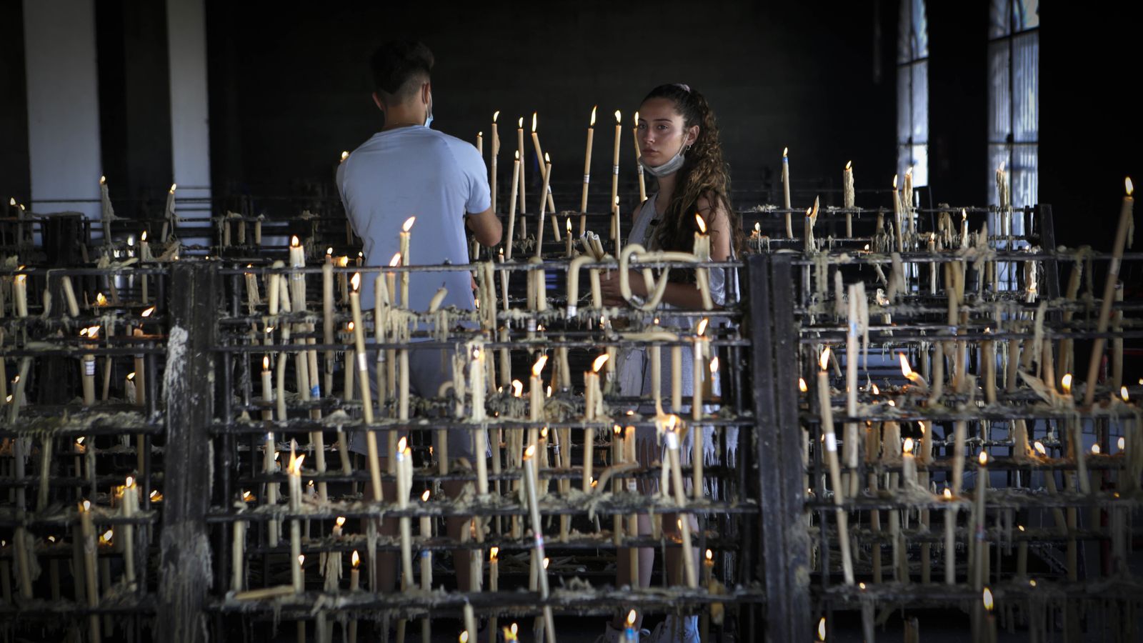 Imágenes de un viernes de Rocío sin romería
