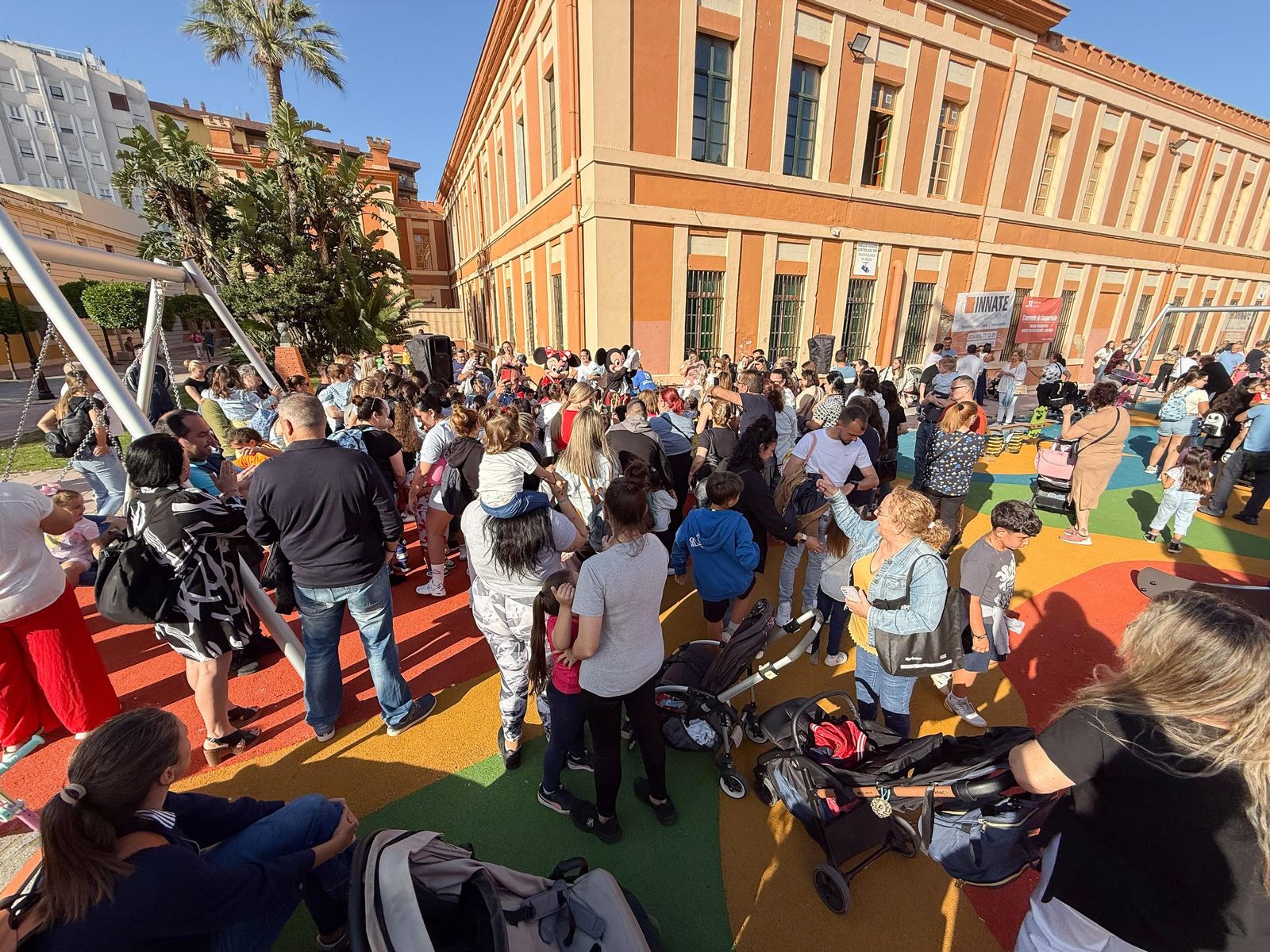 Las fotos de la inauguración del nuevo parque infantil junto al Conservatorio de La Línea