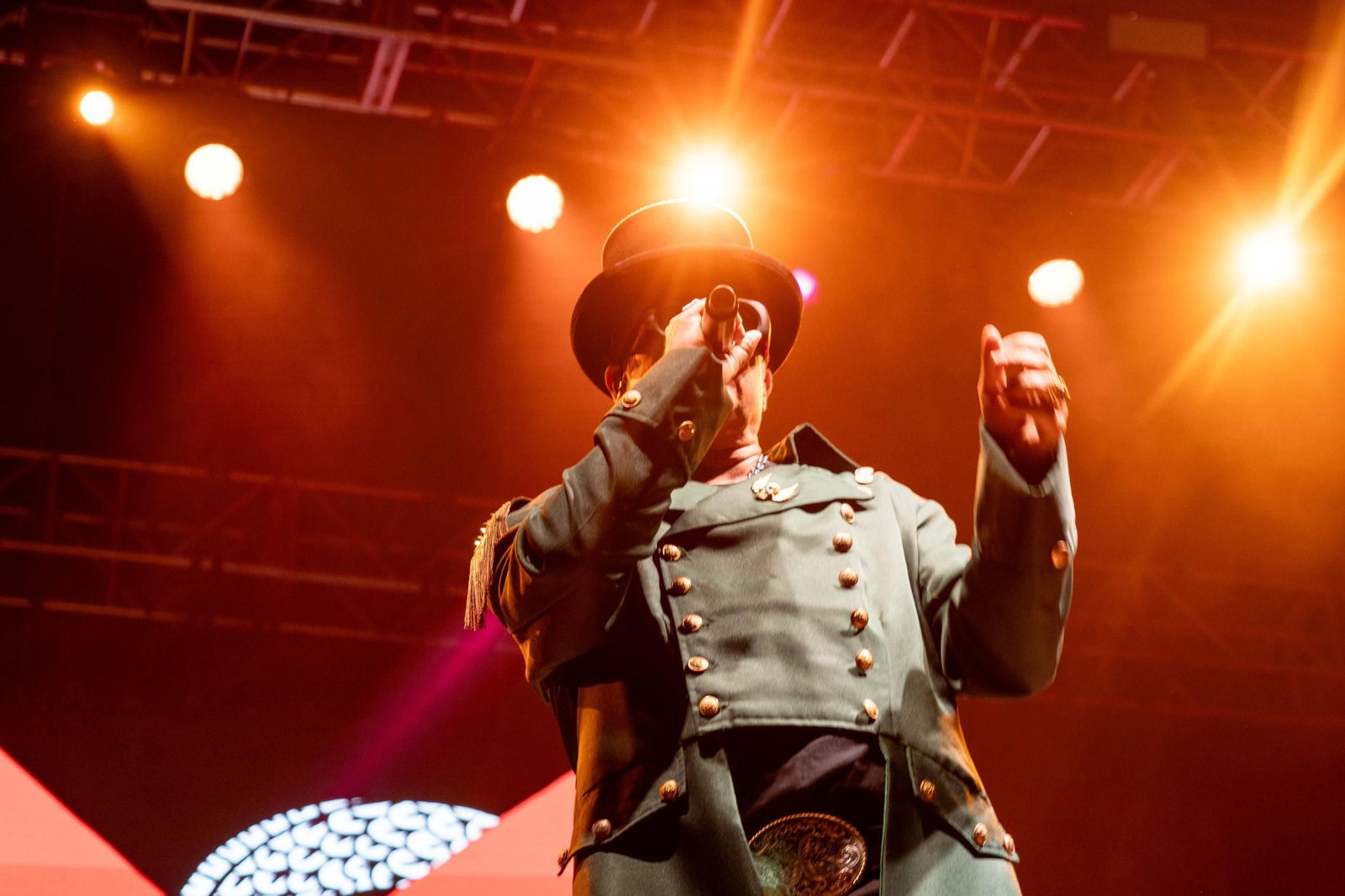 Colombinas 2025: Imágenes del concierto de Seguridad Social en las Fiestas Colombinas