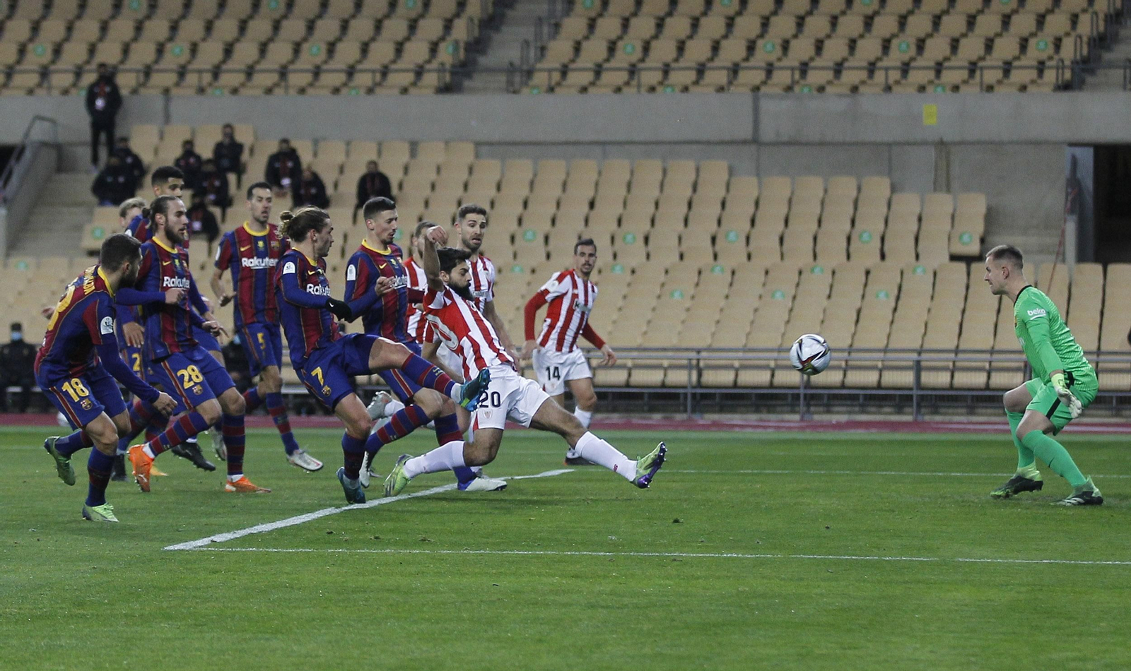 Las imágenes de la final de la Supercopa en Sevilla