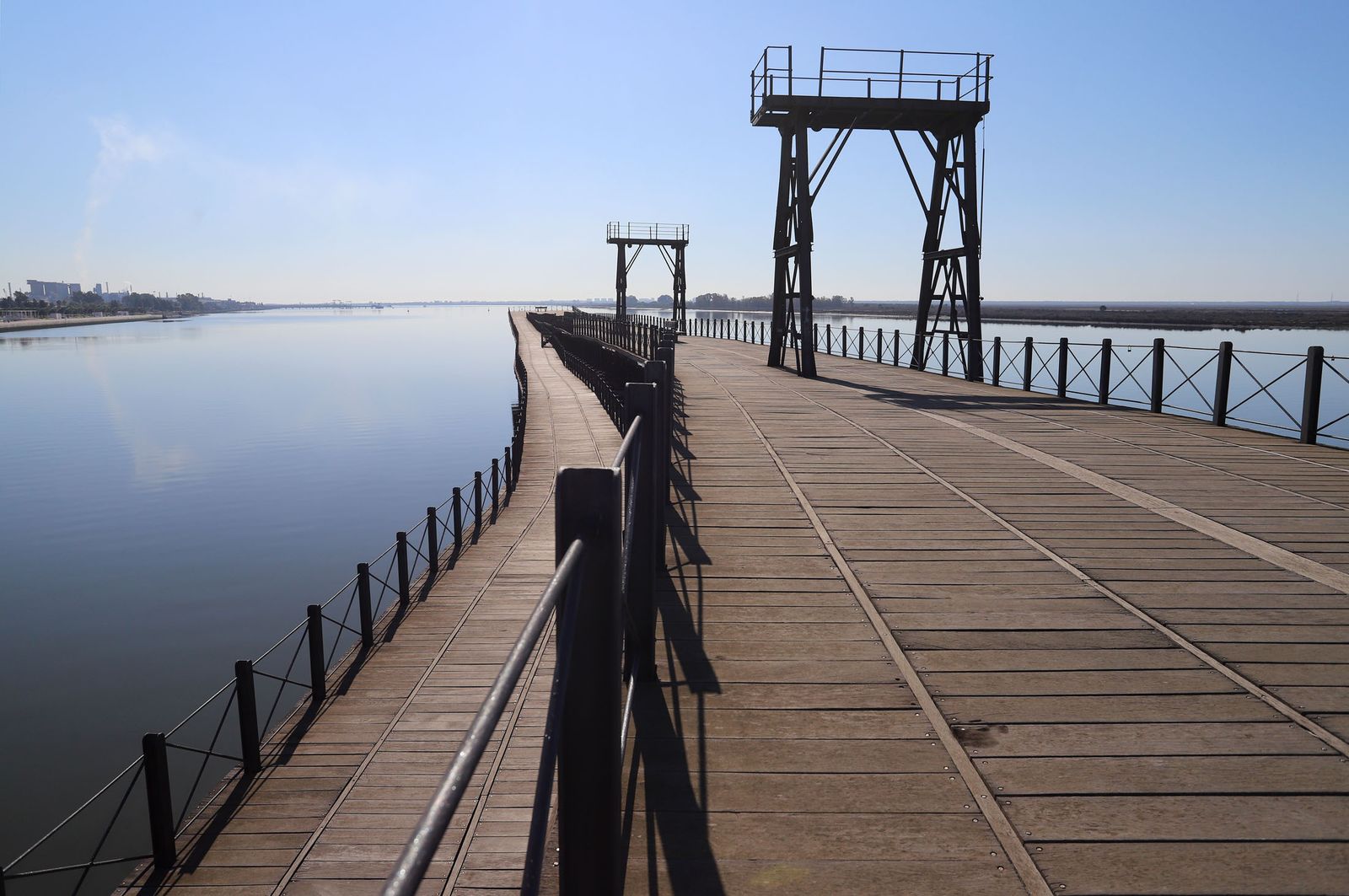 10 imágenes que enamoran del Muelle de la Rio Tinto en Huelva
