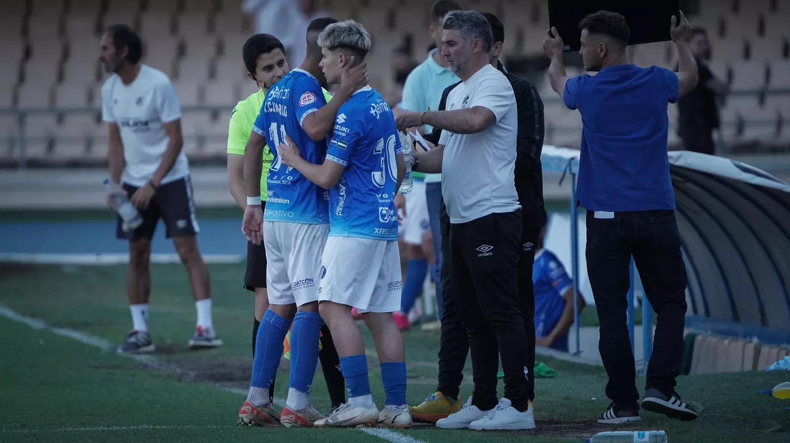 Domi debutó hace dos campañas con el primer equipo contra el Cabecense.
