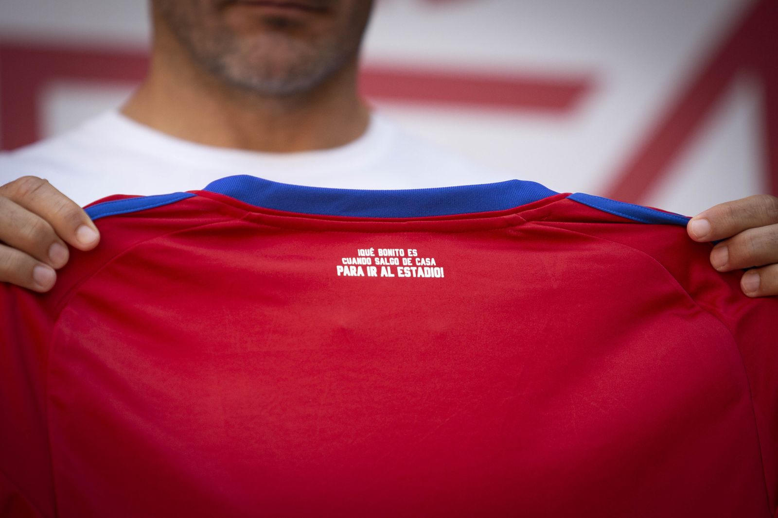 Así son las nuevas camisetas del Granada CF
