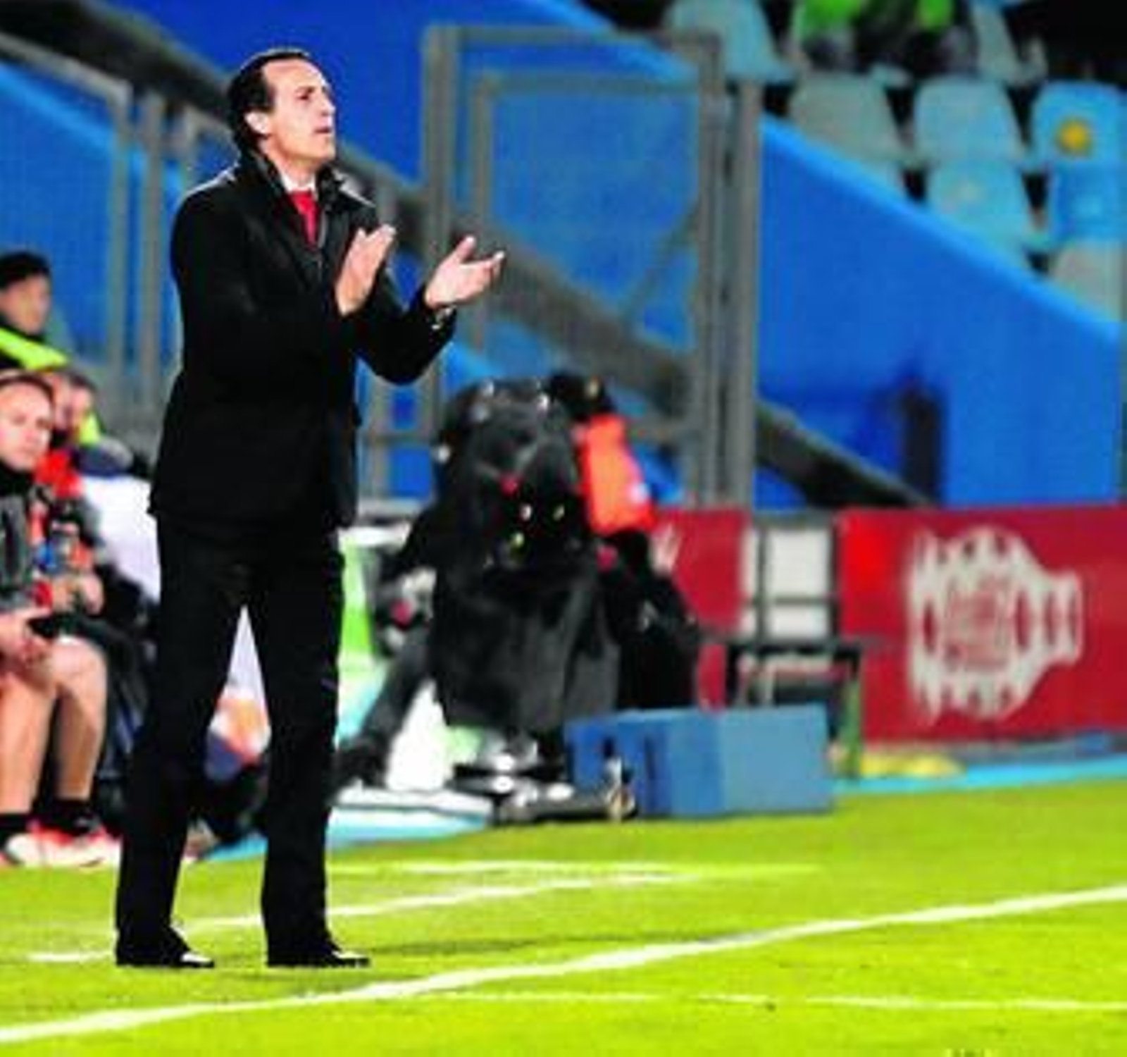 Emery rearma a sus críticos
