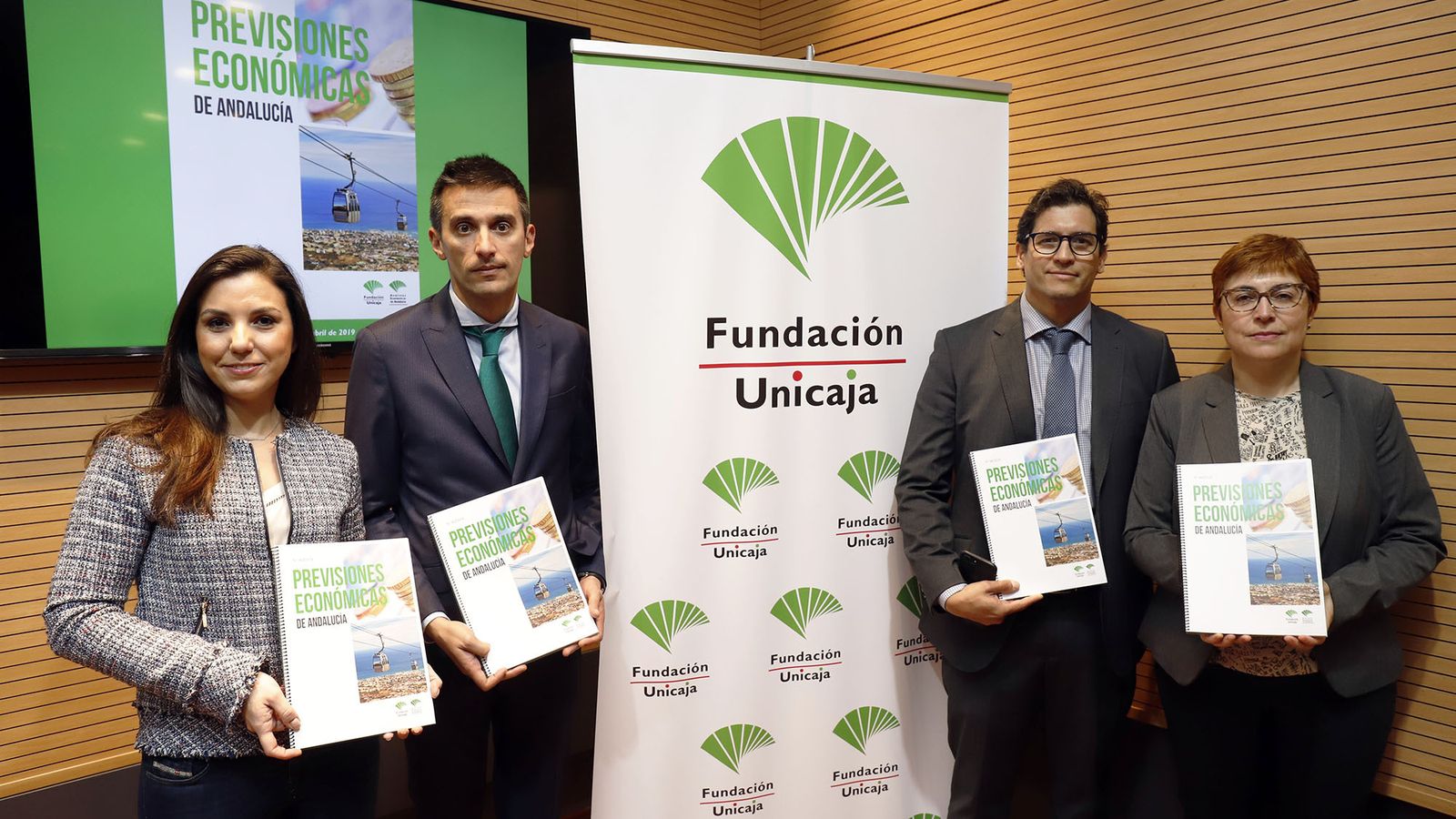 Cristina Rico, Rafael López, Rafael Muñoz y Felisa Becerra en la presentación del informe