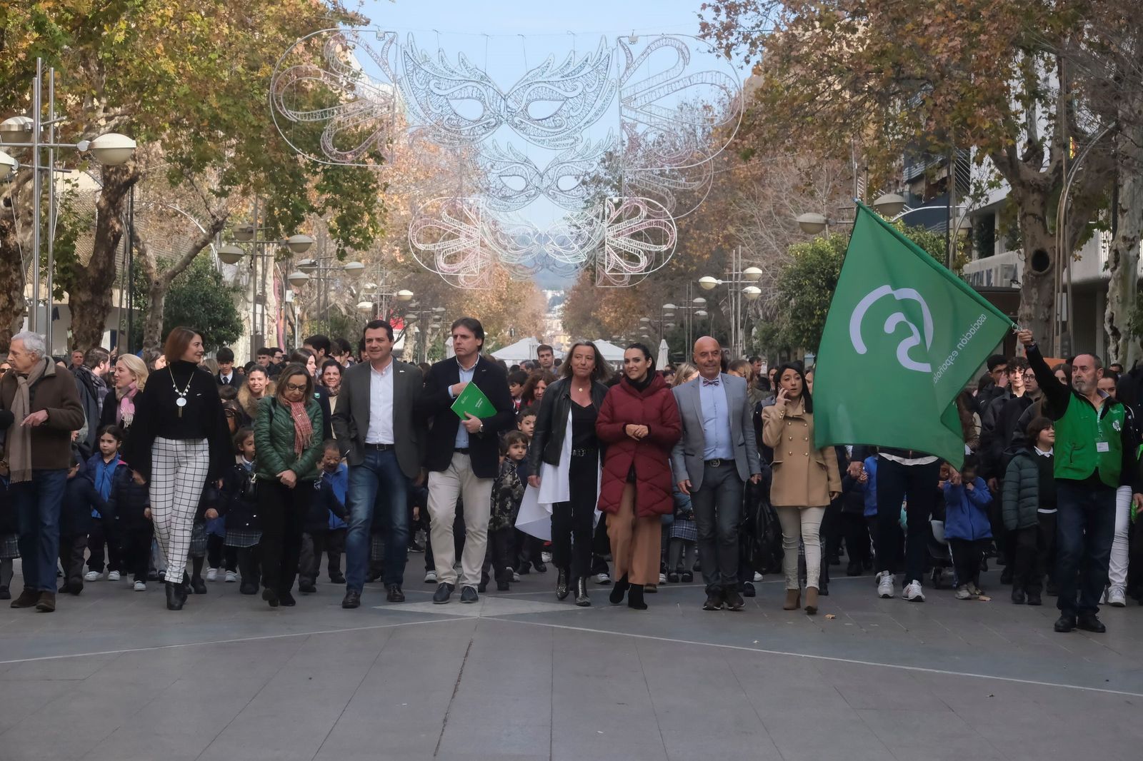 Córdoba celebra el Día del Cáncer Infantil con una marcha con cientos de escolares