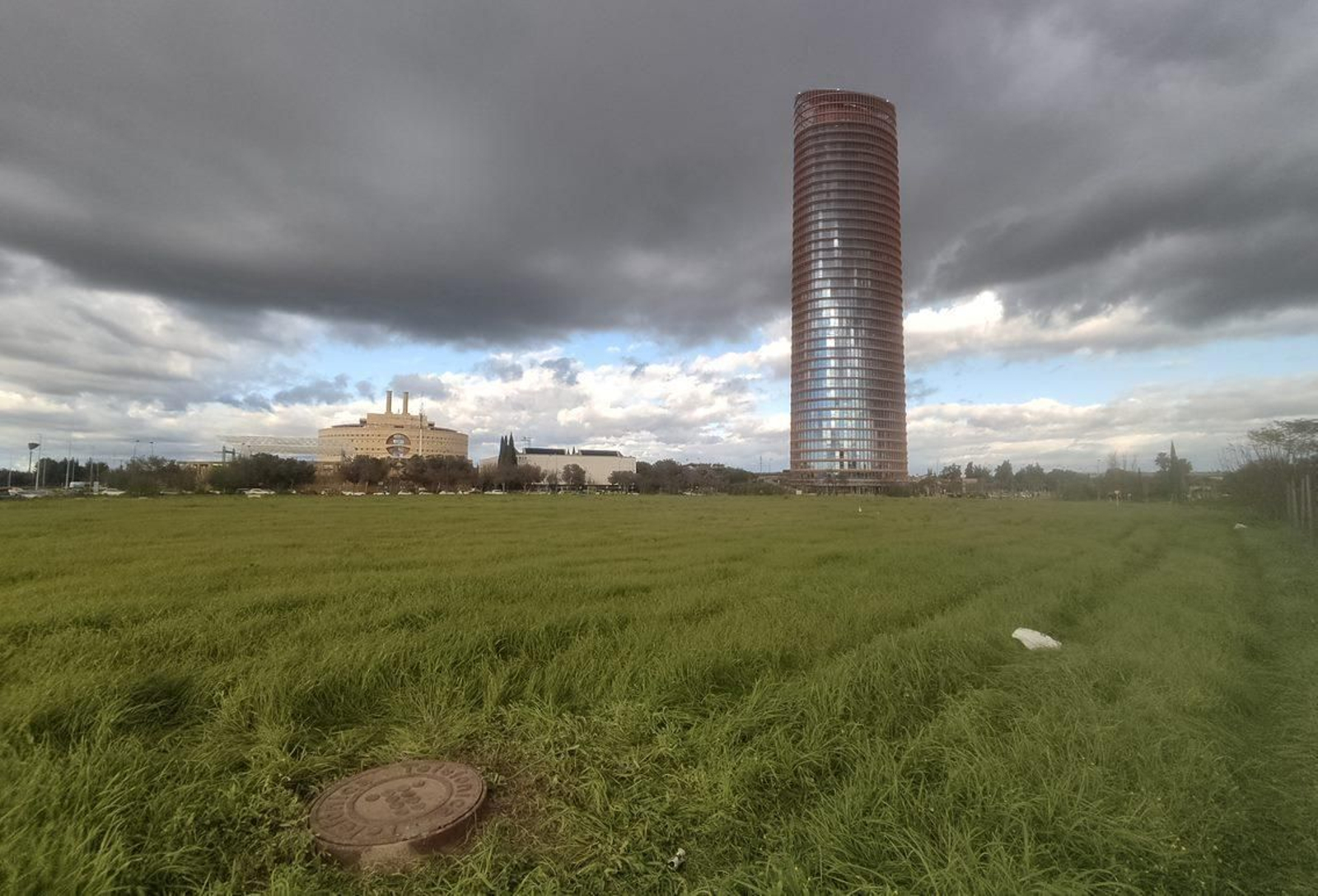 Parcela enla que se levantará el centro tecnológico del Liceo francés.