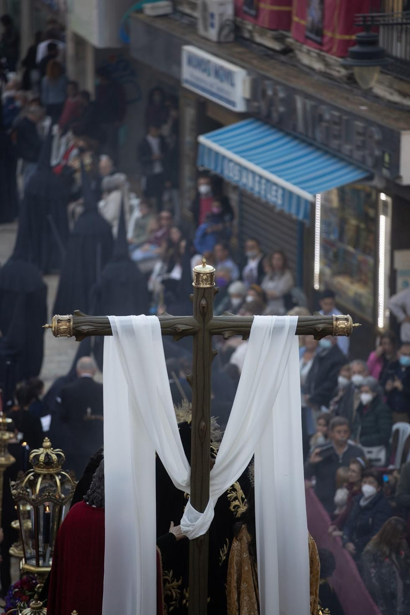 Imágenes del Miércoles Santo: Hermandad de la Santa Cruz