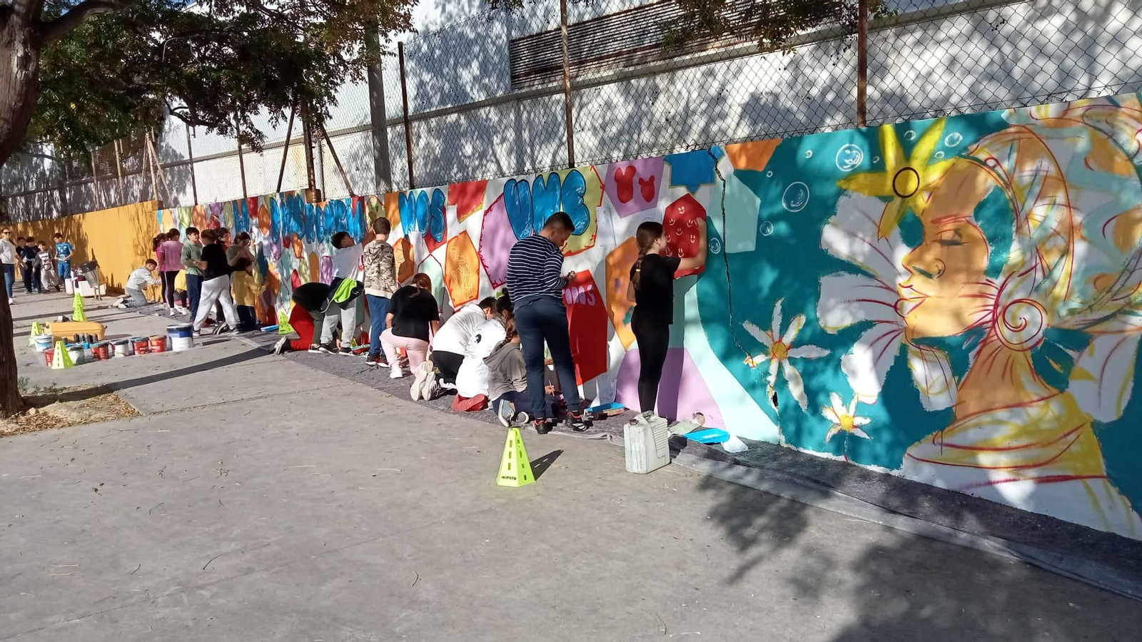 Fotos del mural por la inclusión del colegio Caetaria de Algeciras