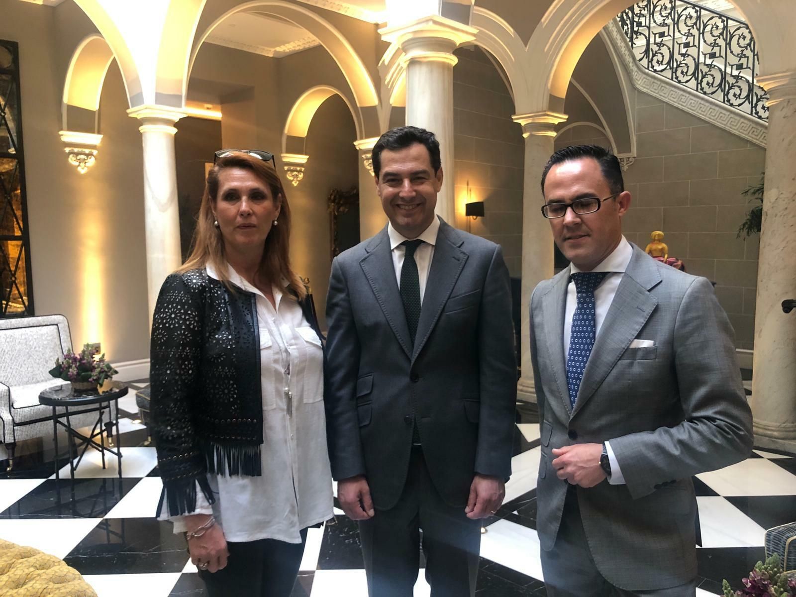 Visita del presidente de la Junta al Hotel Casa Palacio María Luisa